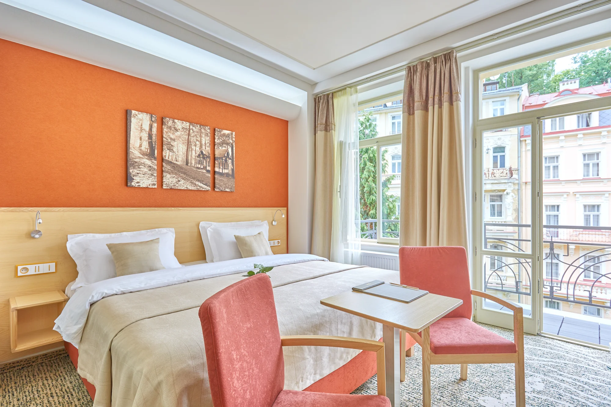 4* hotel jen 2 min. od kolonády: jídlo, neomezený wellness i procedury