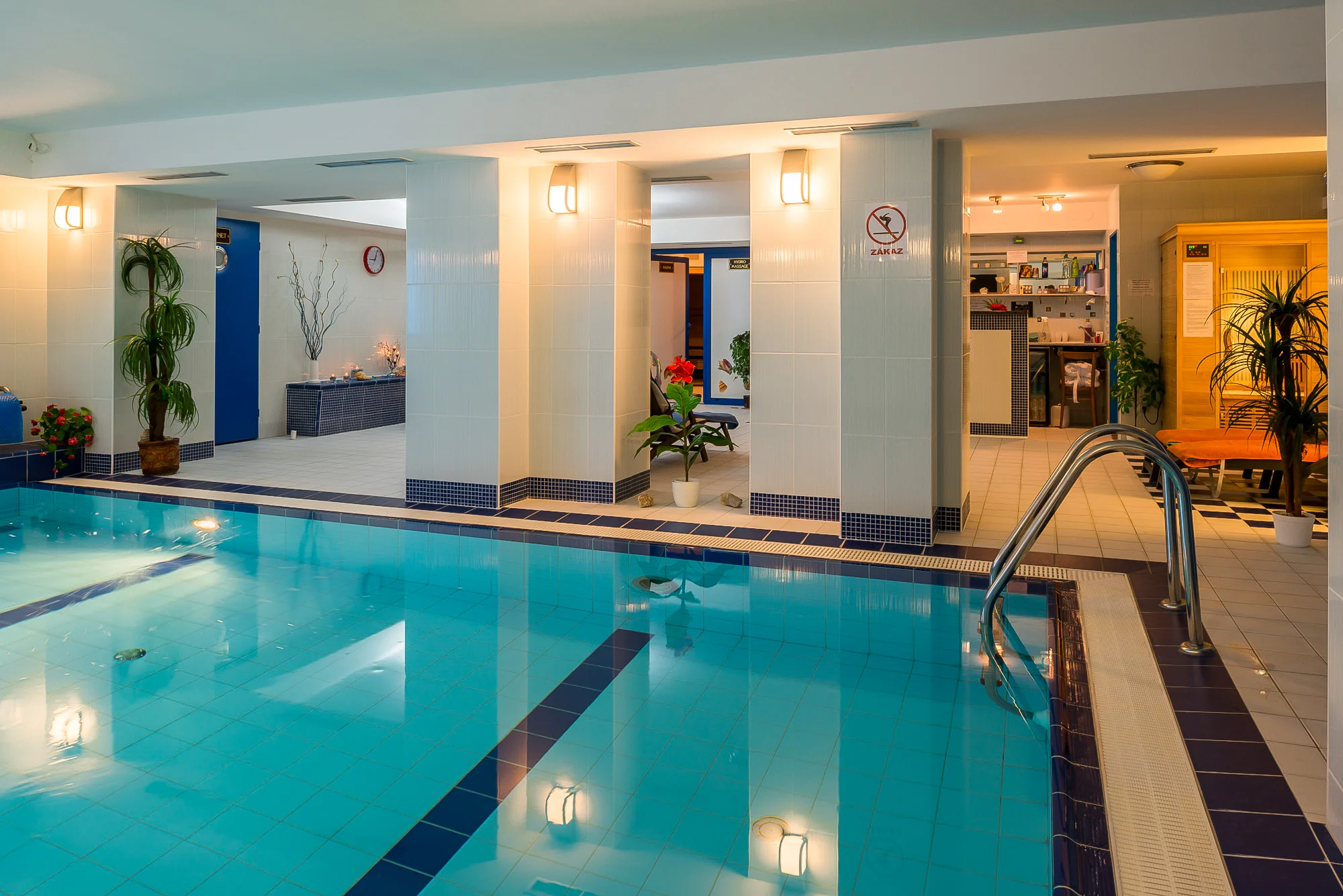 Pobyt nedaleko Adršpašských skal v pokoji Economy nebo Superior se snídaní a wellness