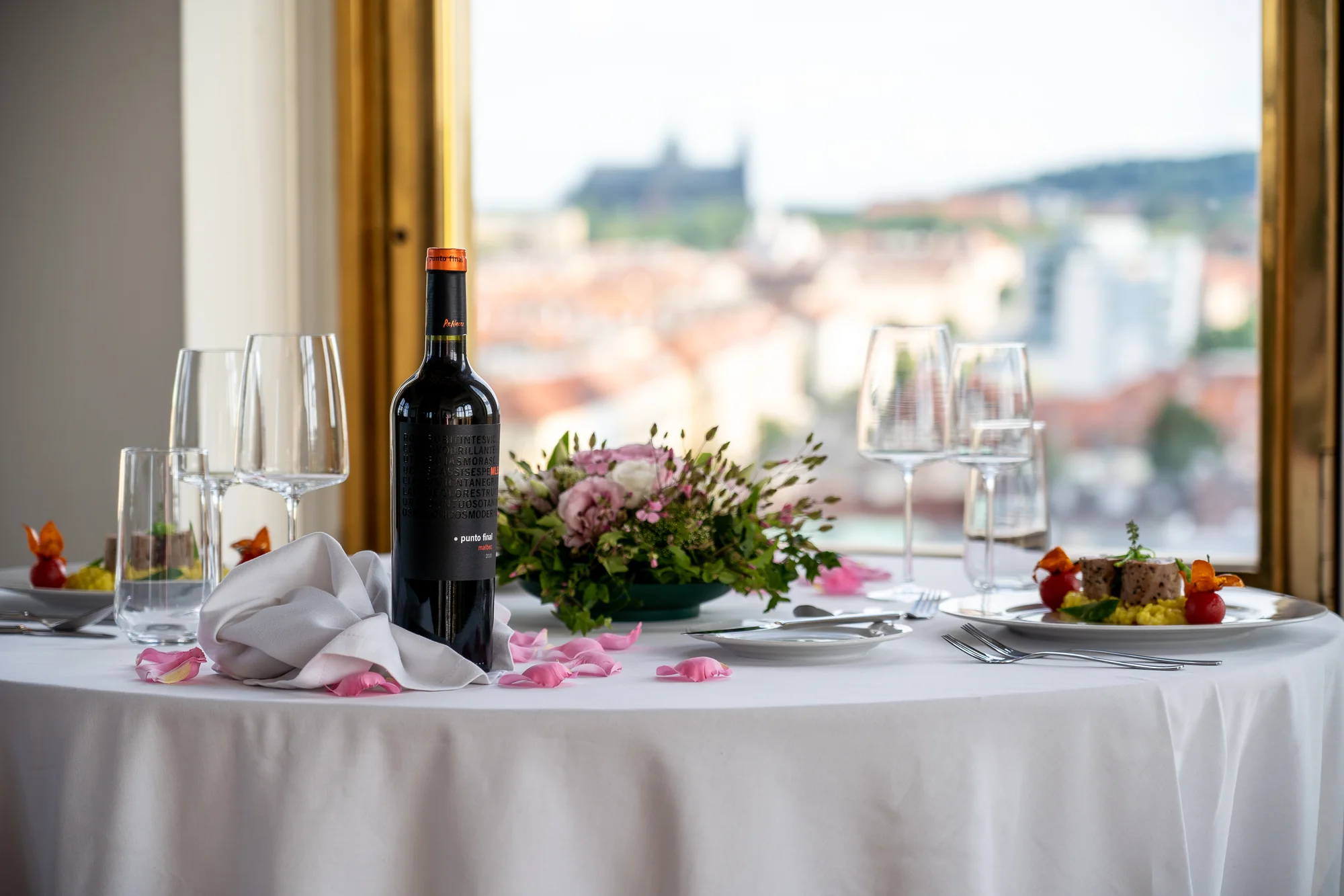 Legendární Grand Hotel International v Praze: pobyt se snídaní, skvělá dostupnost do centra