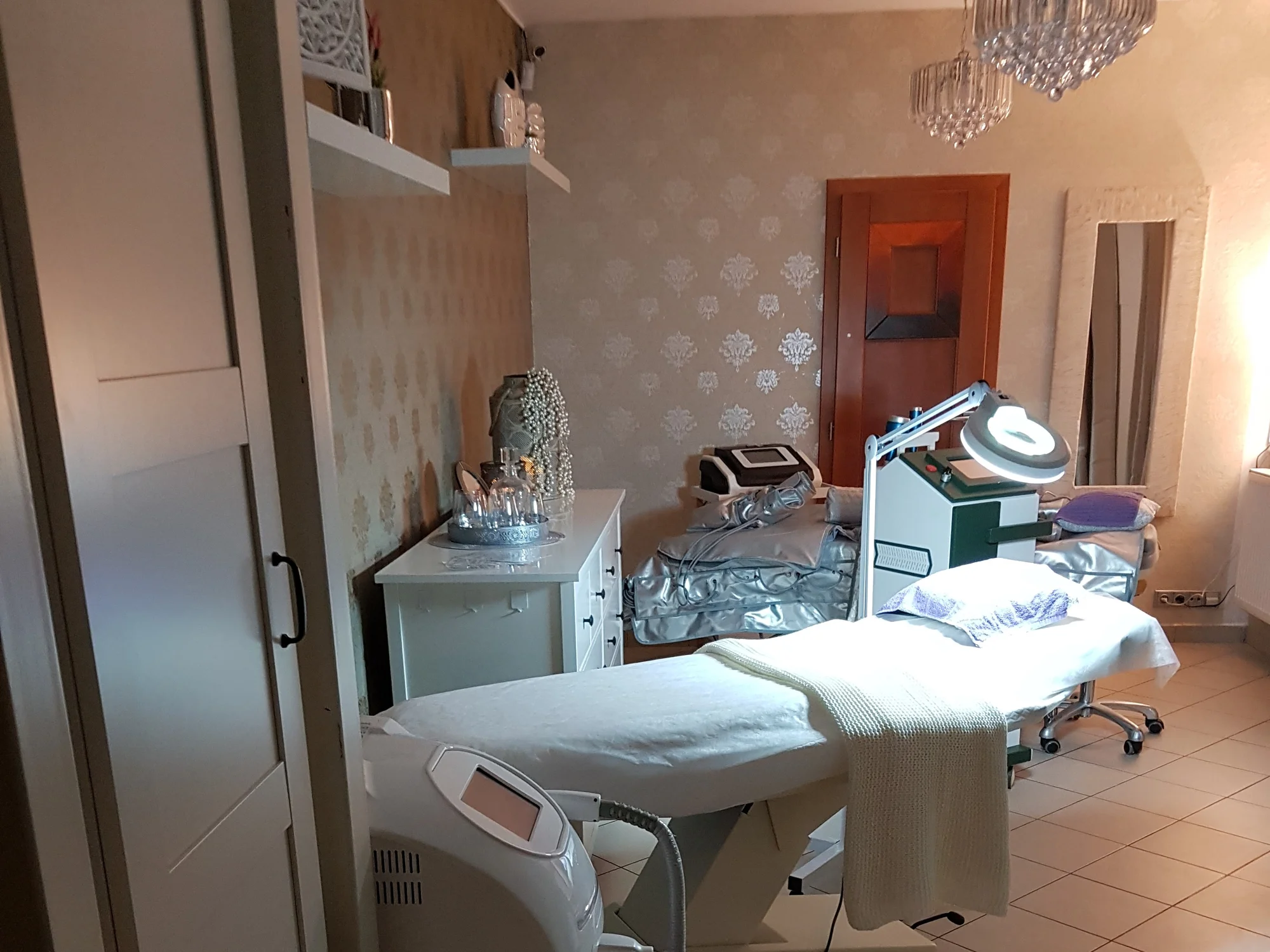 Balíčky pro detox, zpevnění i rozmazlení: lymfodrenáž, EMS, zábal i ošetření pleti