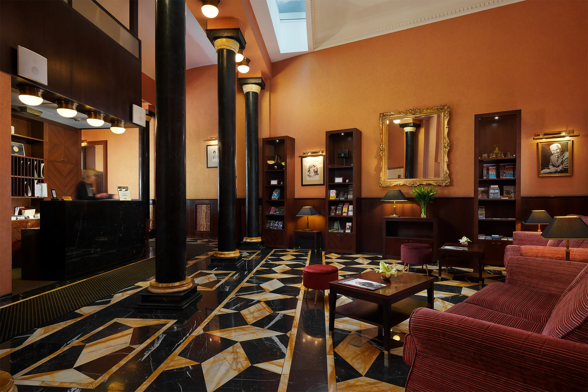Luxusní zázemí v samém srdci Prahy: 5* hotel, secesní pokoje s připravenou lahvinkou, bohatá snídaně