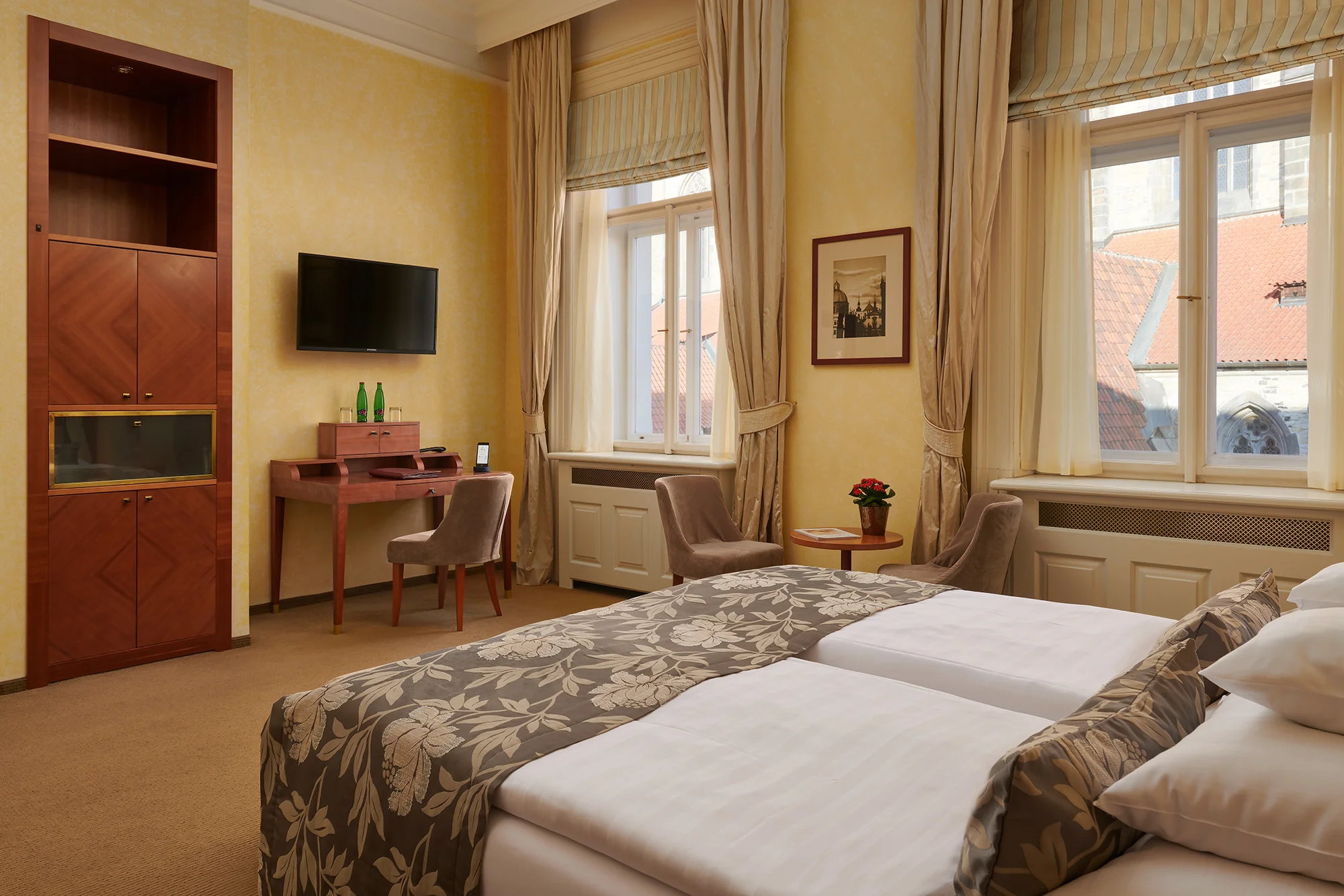 Luxusní zázemí v samém srdci Prahy: 5* hotel, secesní pokoje s připravenou lahvinkou, bohatá snídaně