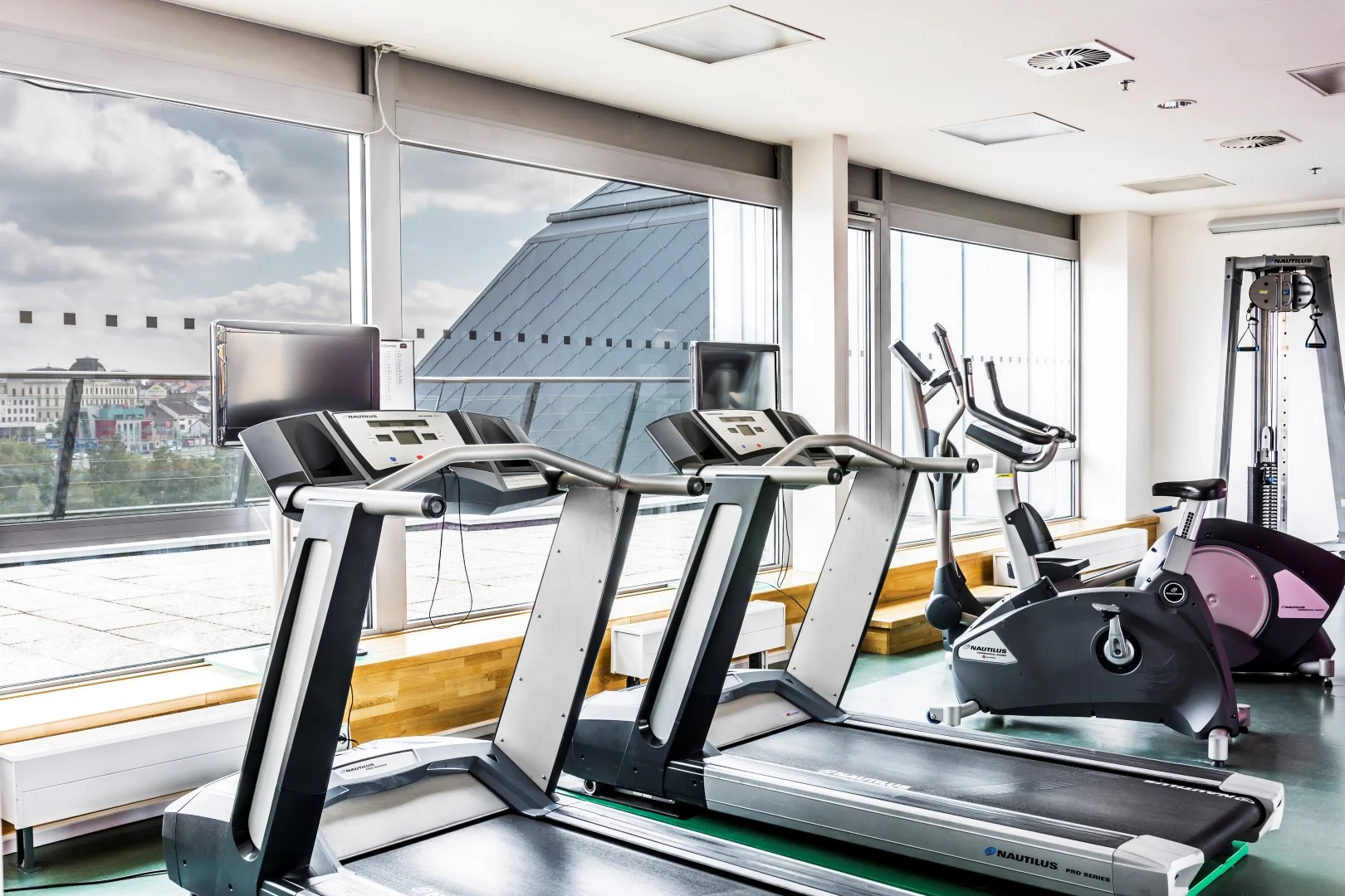 Odpočinek v hotelu Marriott v centru Plzně se snídaní nebo polopenzí
