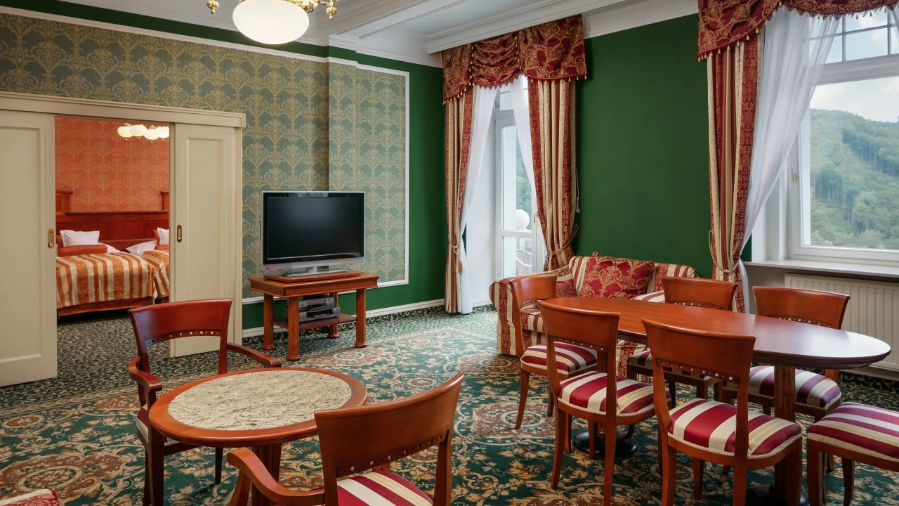 5* hotel Imperial v Karlových Varech: luxusní polopenze, wellness i 3 lázeňské procedury
