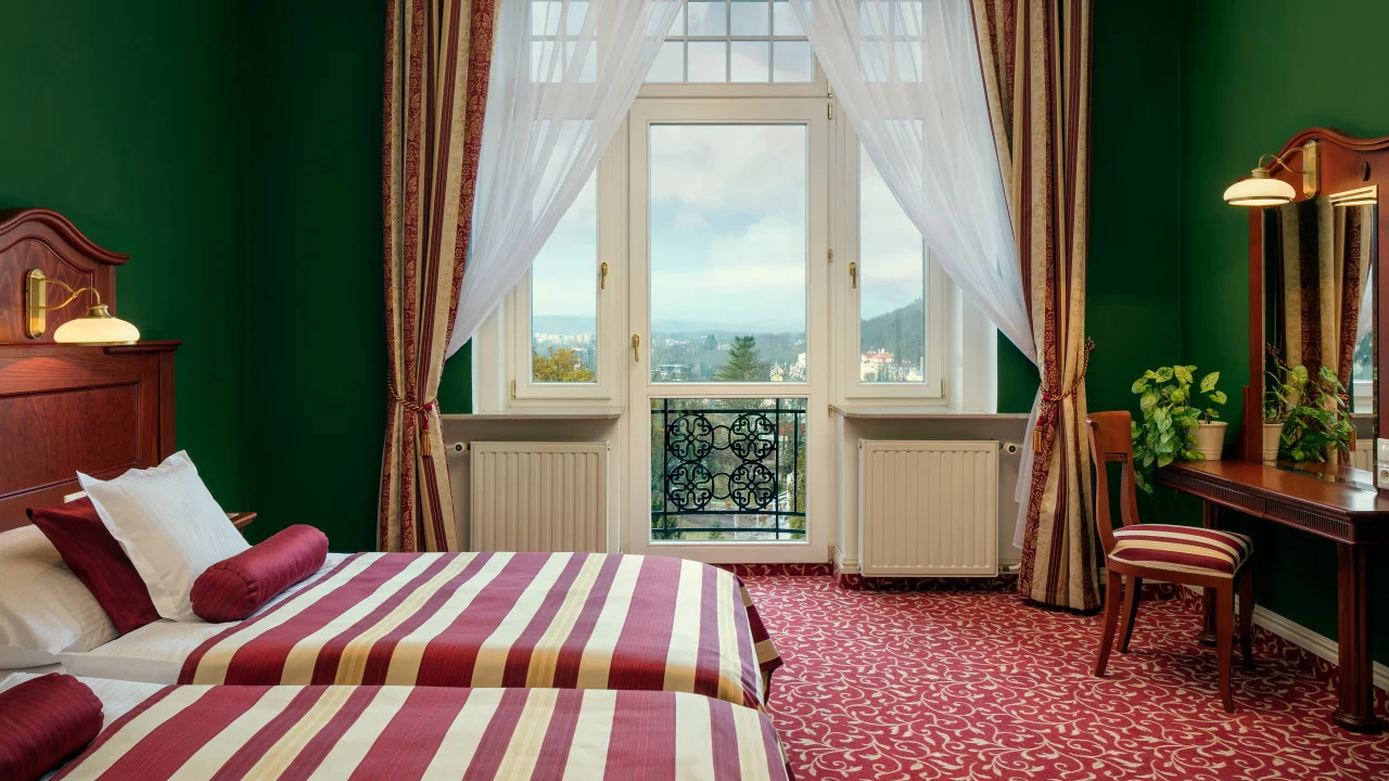5* hotel Imperial v Karlových Varech: luxusní polopenze, wellness i 3 lázeňské procedury