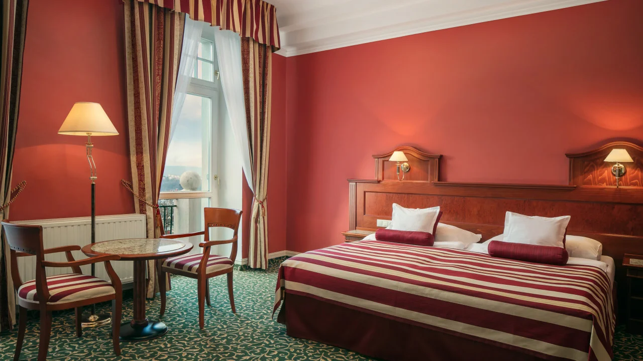 5* hotel Imperial v Karlových Varech: luxusní polopenze, wellness i 3 lázeňské procedury