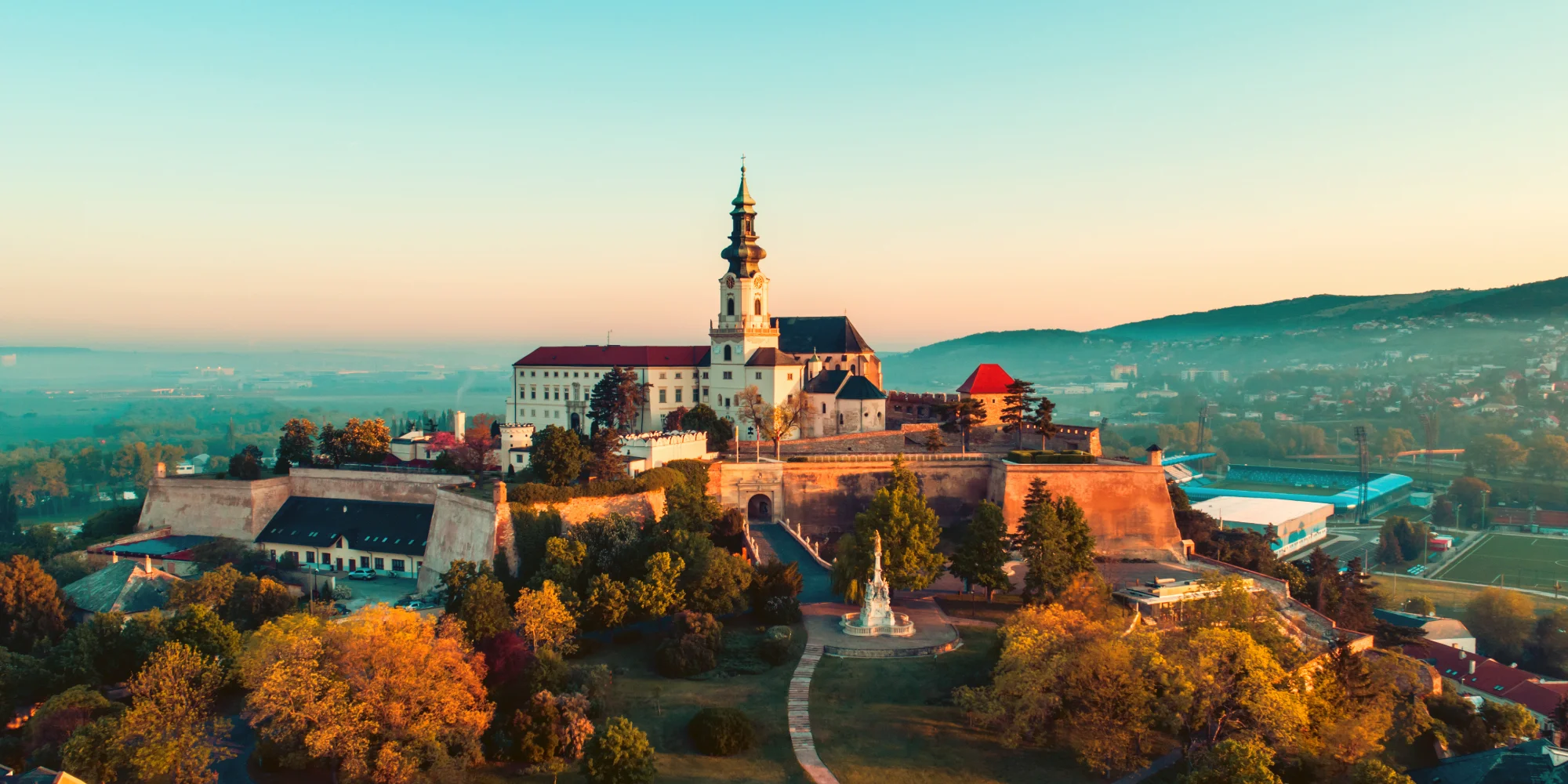 Romantická Nitra se vstupem na hrad,letní koupaliště i wellness