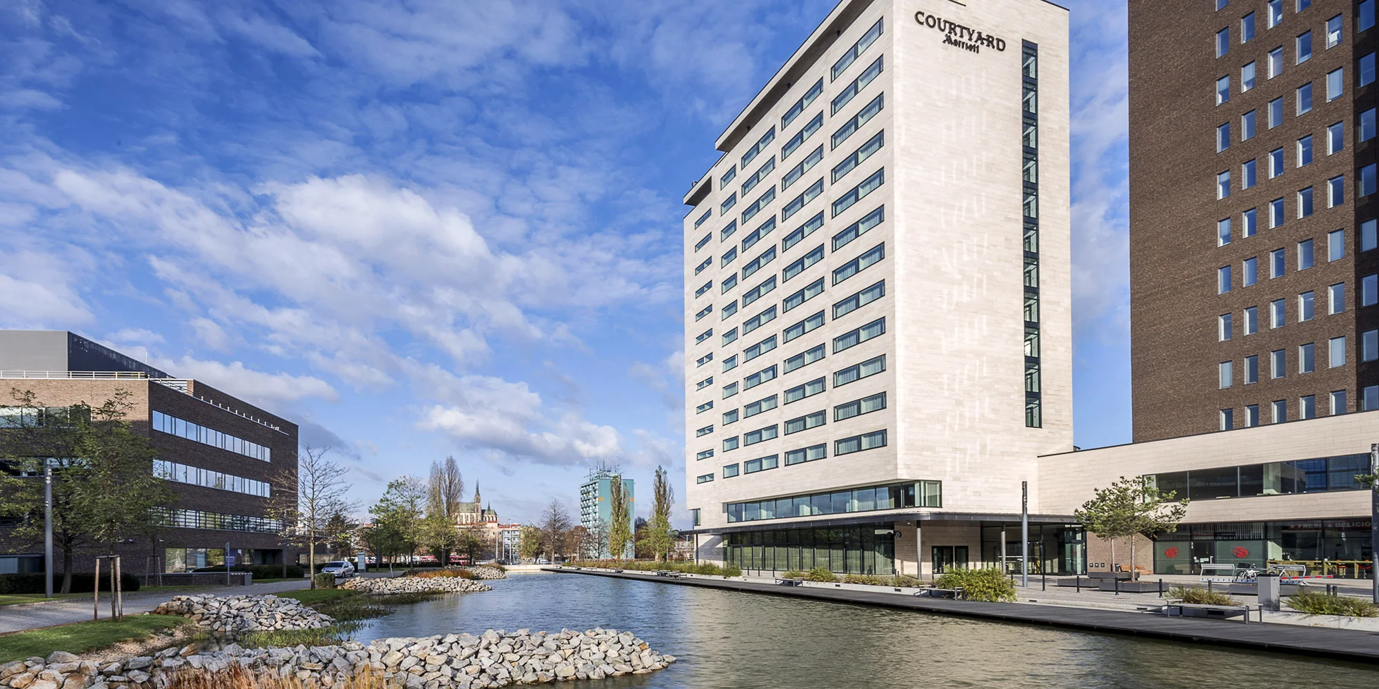 Courtyard Marriott Brno: polopenze a dítě zdarma