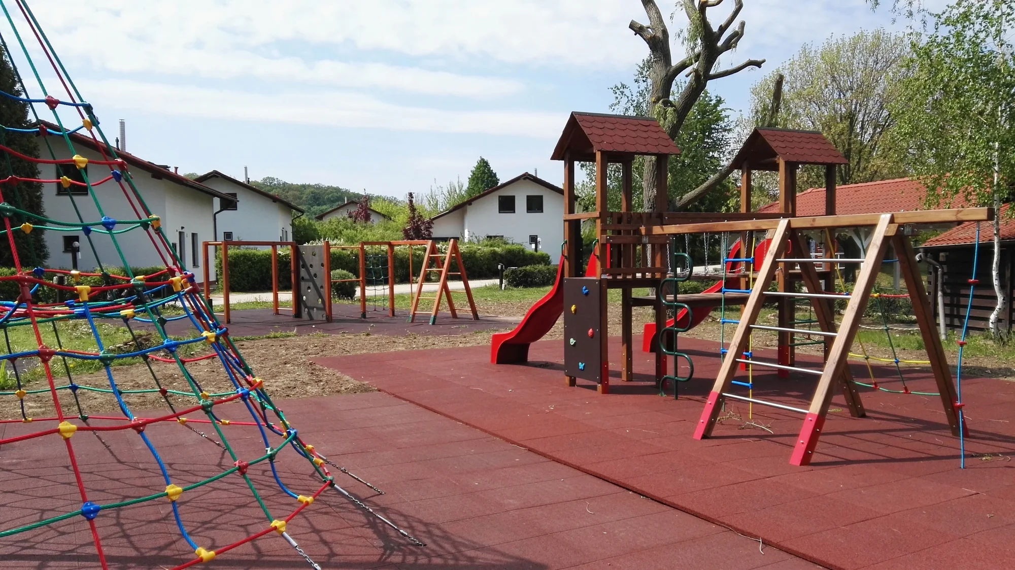 Relax pro rodinu nebo partu přátel blízko Budapešti: neomezeně wellness, možnost polopenze a slevy, děti zdarma