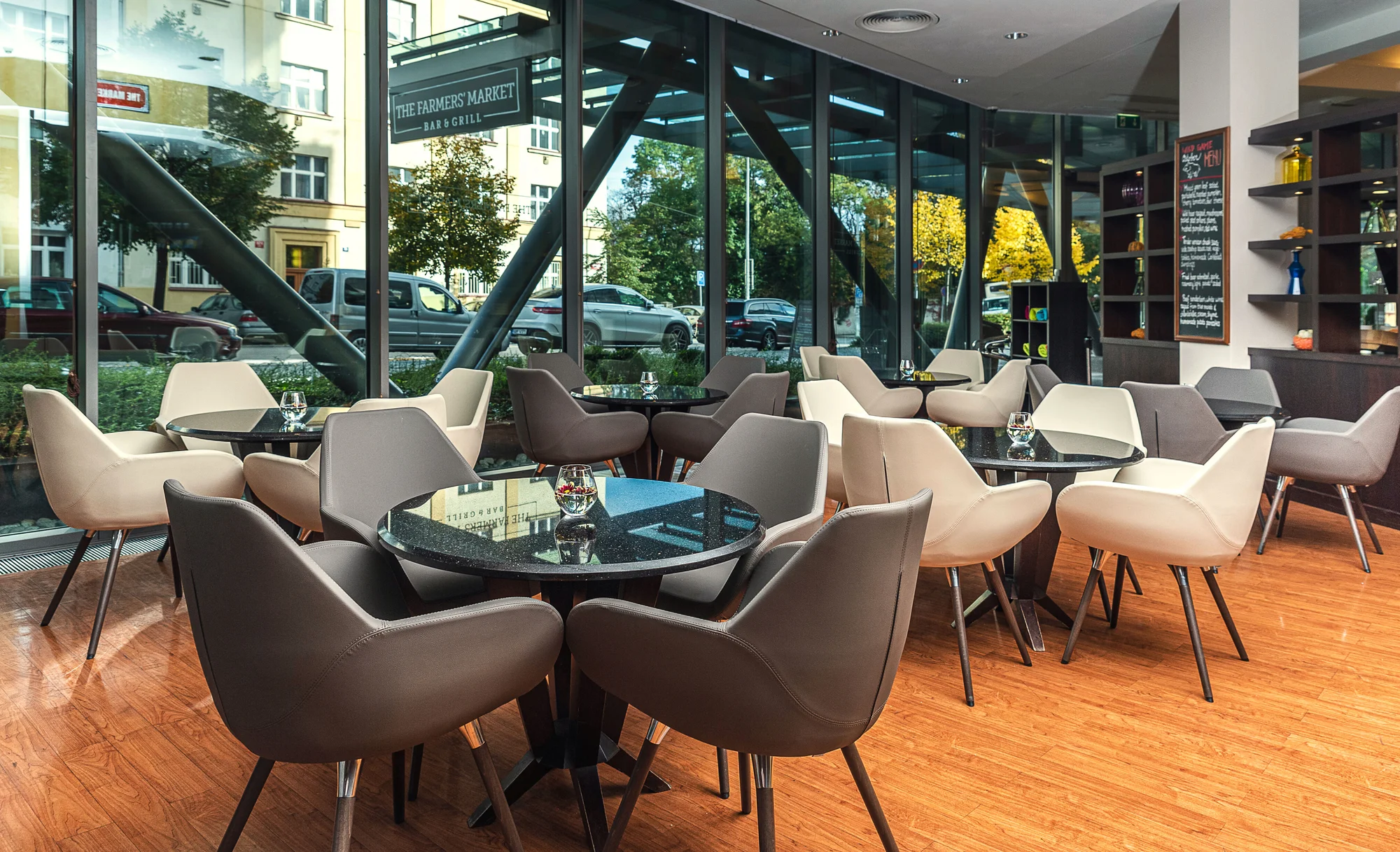 Pobyt v hotelu Courtyard by Marriott: výborná lokalita, snídaně i fitness, parkování a dítě zdarma