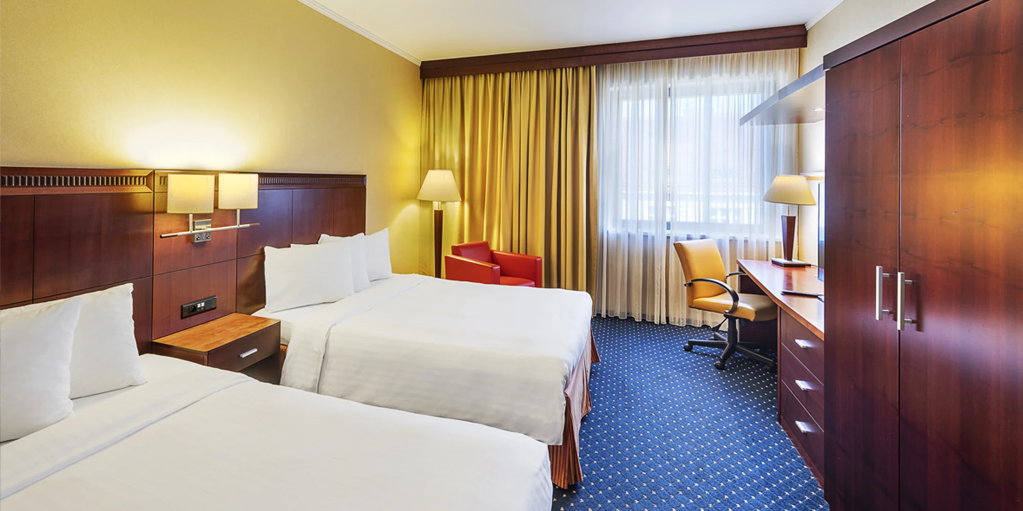 Pobyt v hotelu Courtyard by Marriott: výborná lokalita, snídaně i fitness, parkování a dítě zdarma