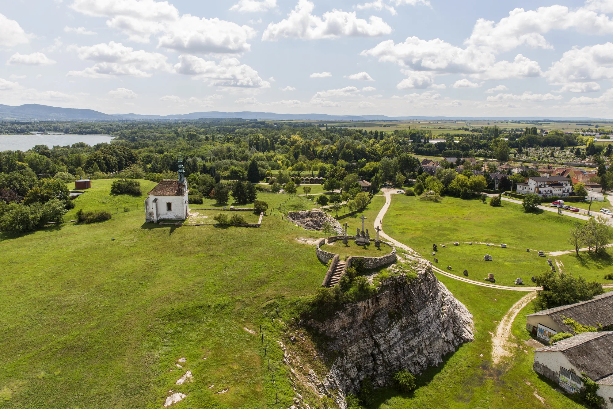 Pohodová dovolená v Maďarsku: 4* hotel nedaleko jezera, polopenze, wellness i karta výhod