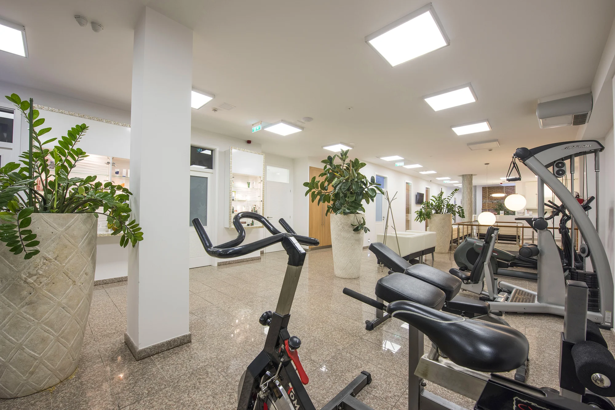 Pobyt s polopenzí, neomezeným wellness a procedurami ve 4* hotelu v Maďarsku