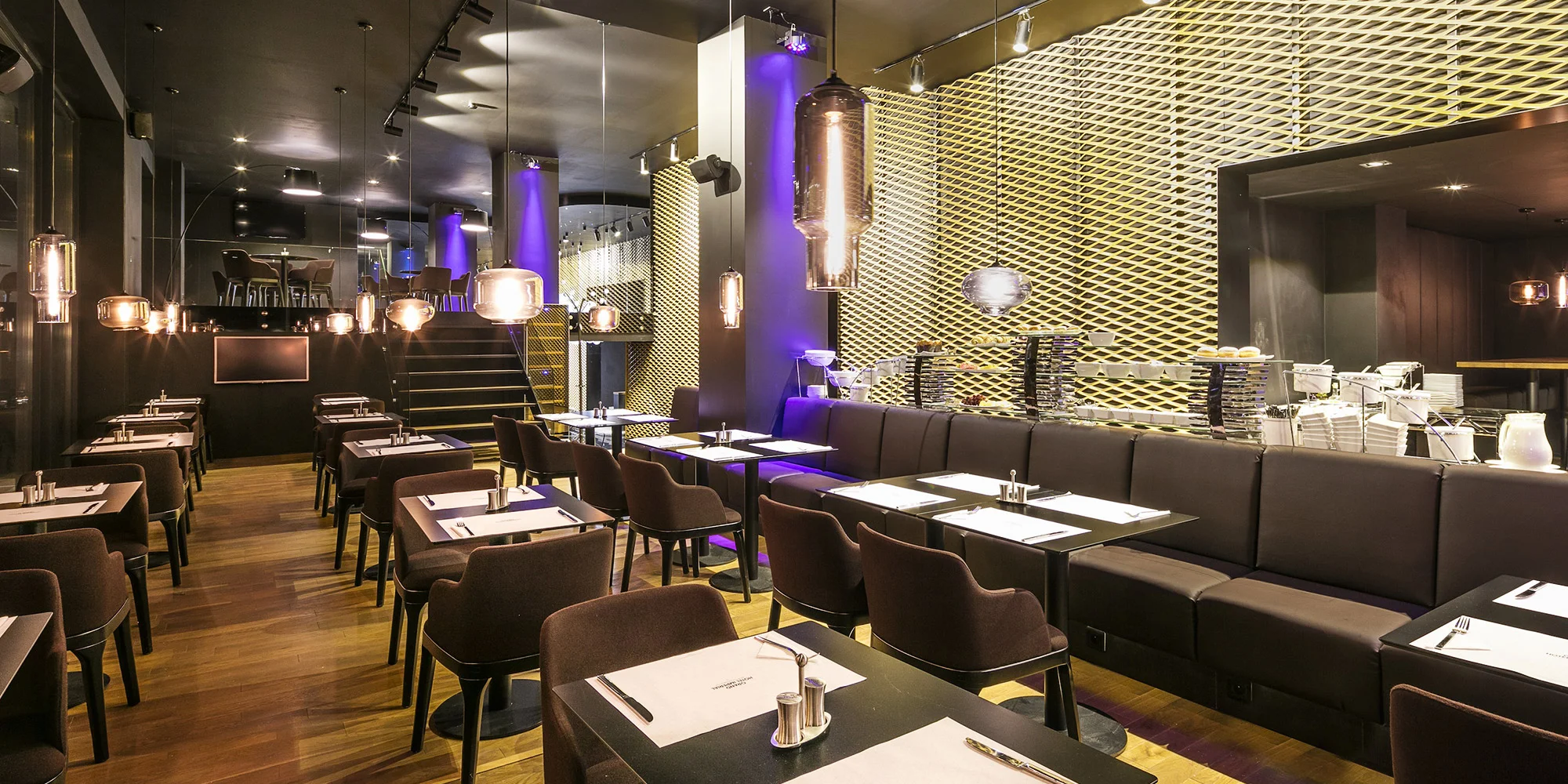 Vouchery v hodnotě 1000-2000 Kč na konzumaci jídla i nápojů v Restauraci Zlatý kohout