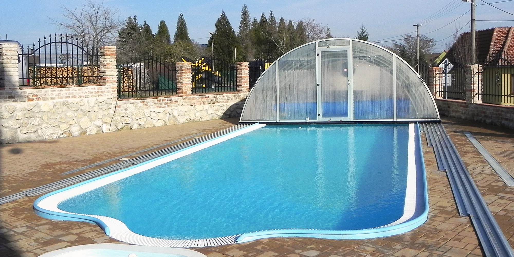 2hodinový vstup do veřejného wellness s vyhřívaným bazénem v Lednicko-valtickém areálu