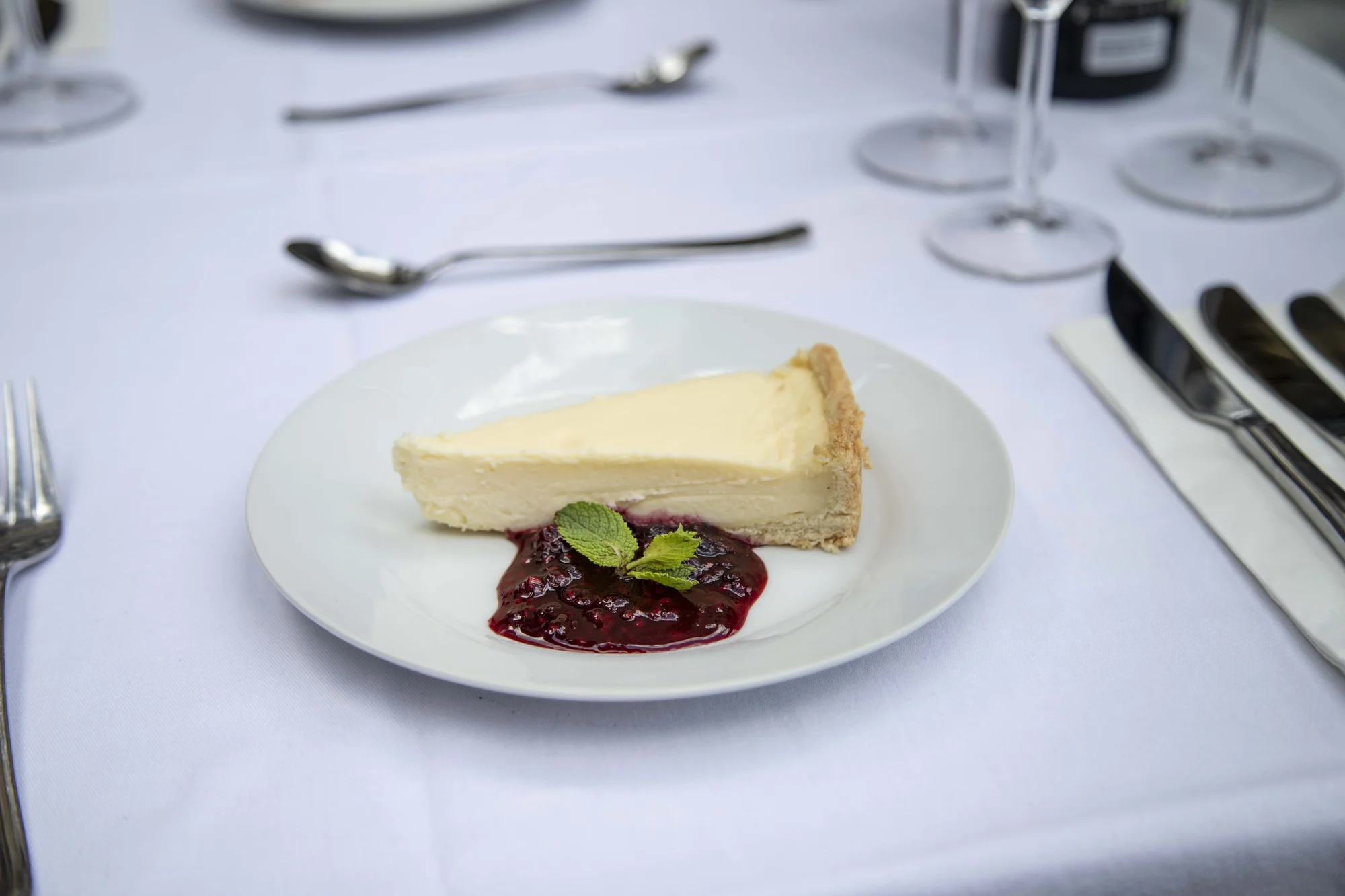 Otevřený voucher na 700–2 500 Kč na cokoliv v restauraci s výhledem na Karlův most