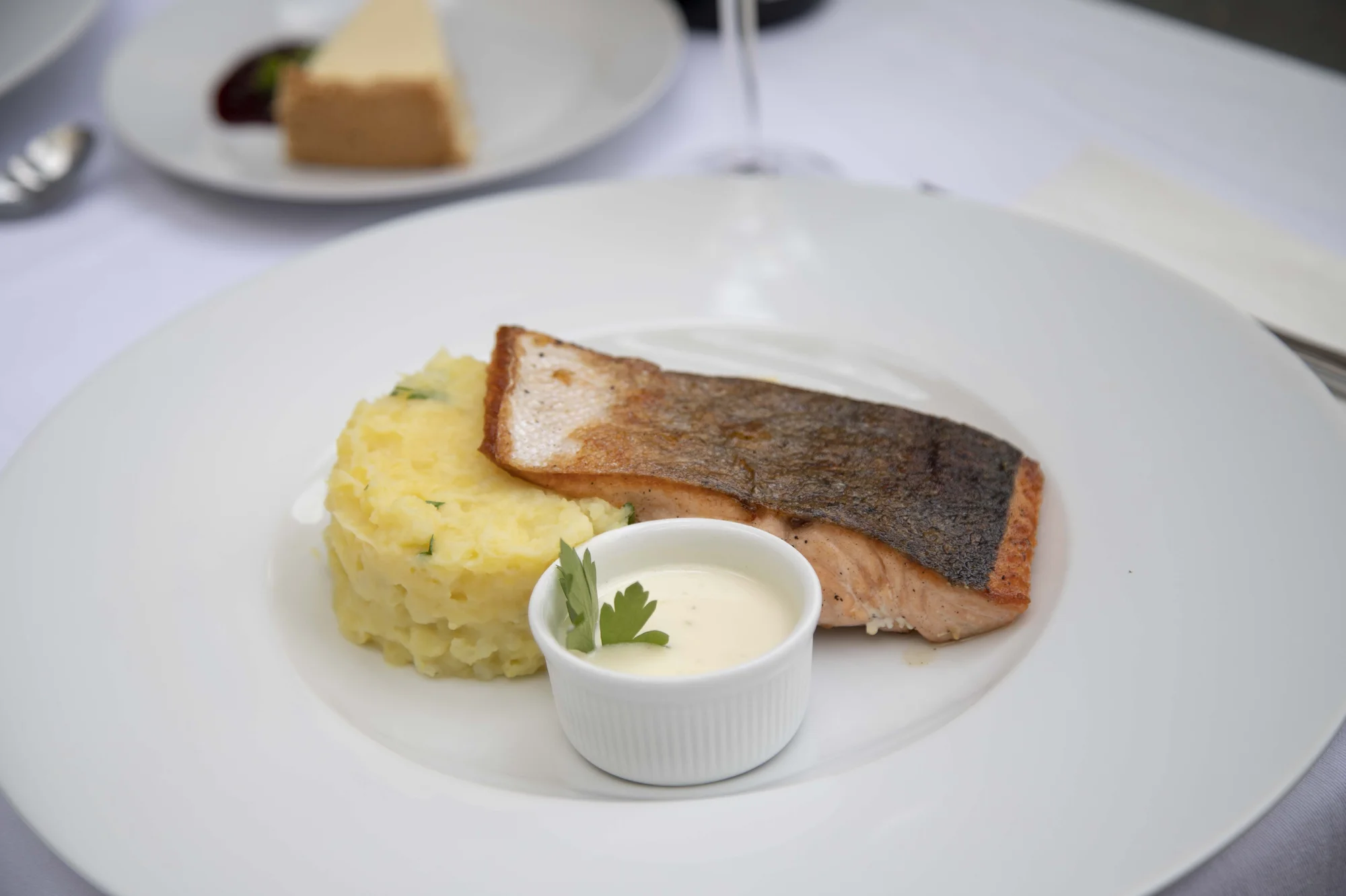 Otevřený voucher na 700–2 500 Kč na cokoliv v restauraci s výhledem na Karlův most