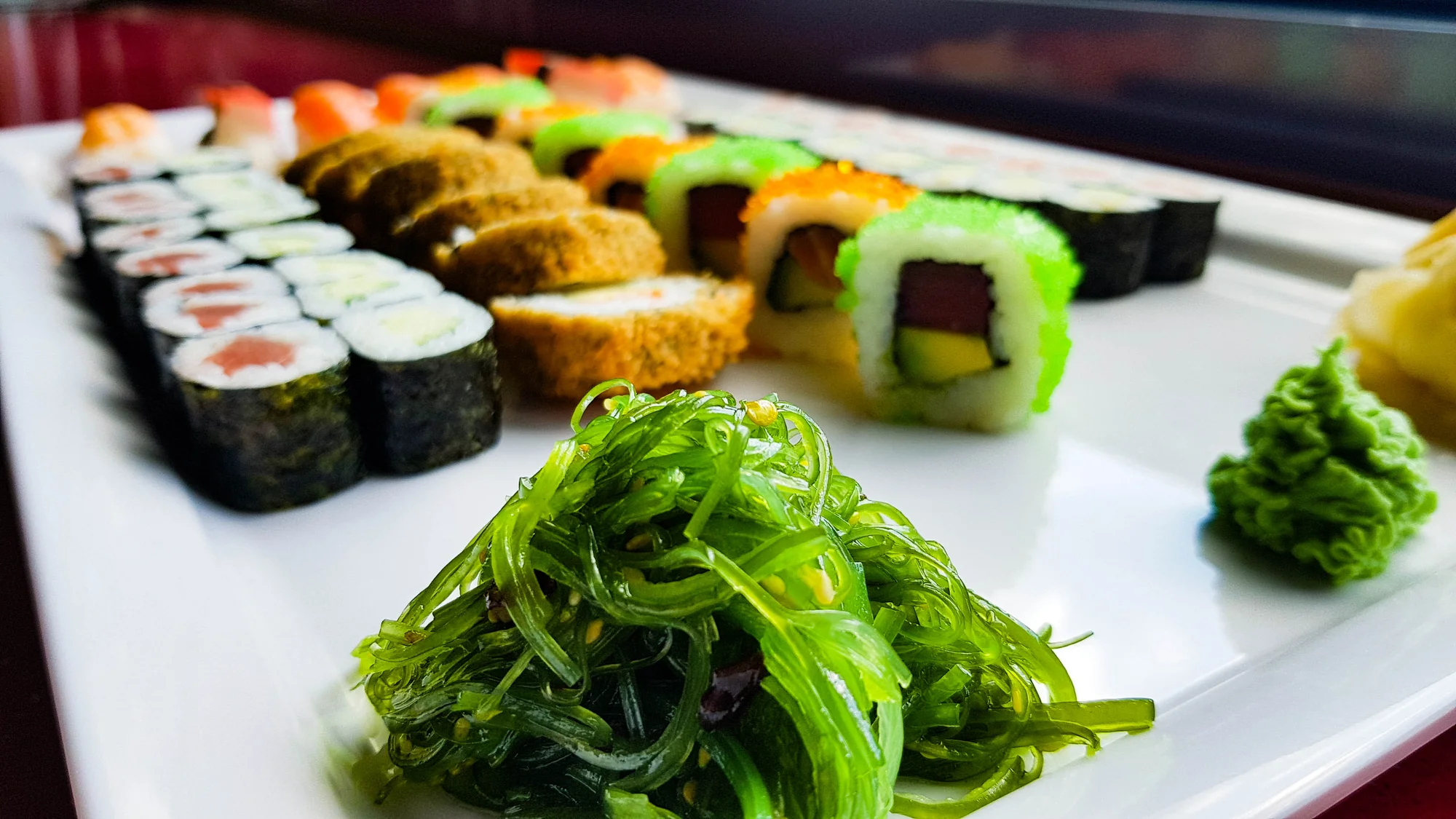 Sushi set s 32 či 53 ks: krab, krevety, tuňák, okurka, avokádo i losos