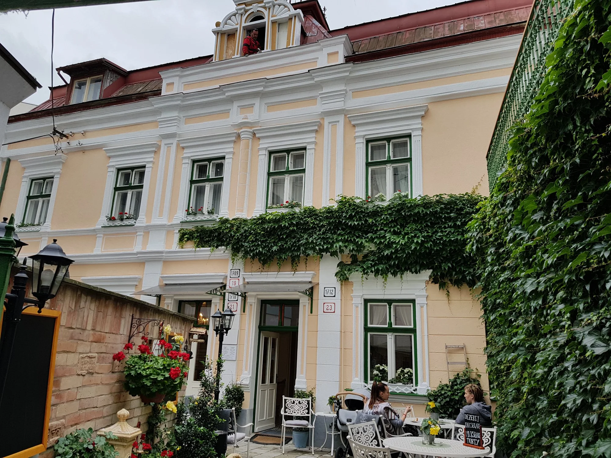 Romantika v krásných Piešťanech: stylová vila se snídaní i privátním wellness pro dva