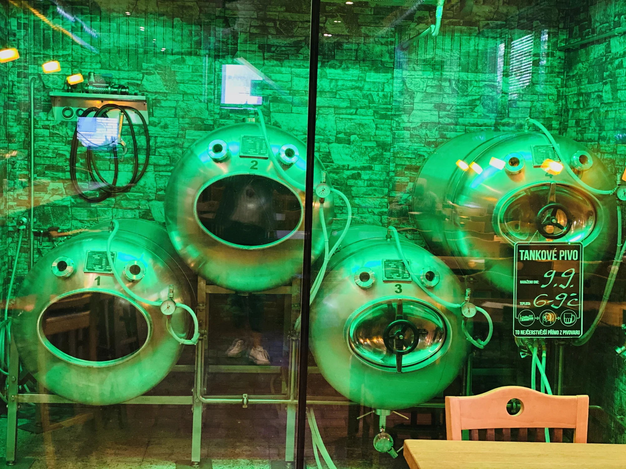 Žebra, steak podle výběru ze 2 druhů nebo burger pro 1 či 2 osoby