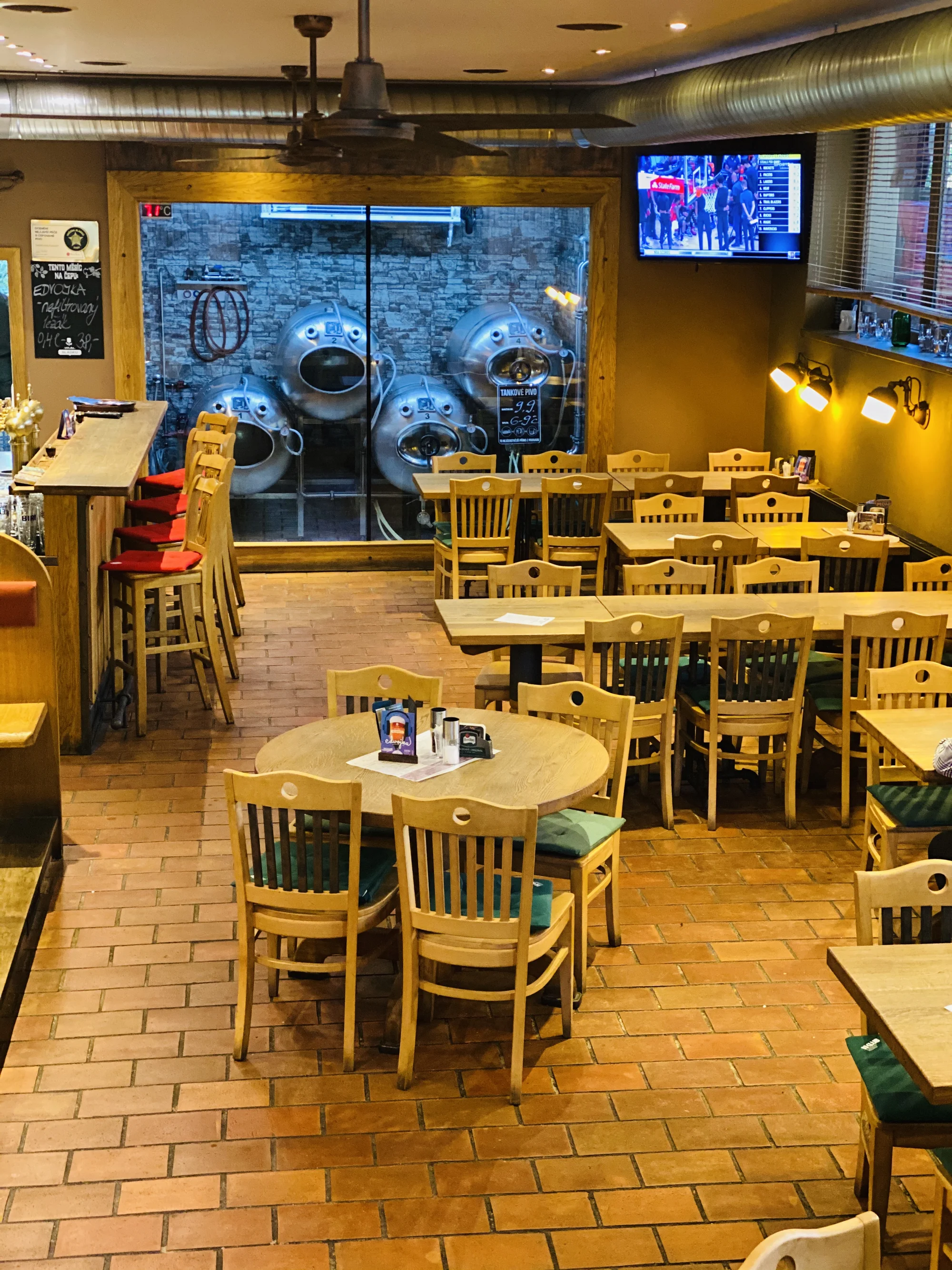 Žebra, steak podle výběru ze 2 druhů nebo burger pro 1 či 2 osoby