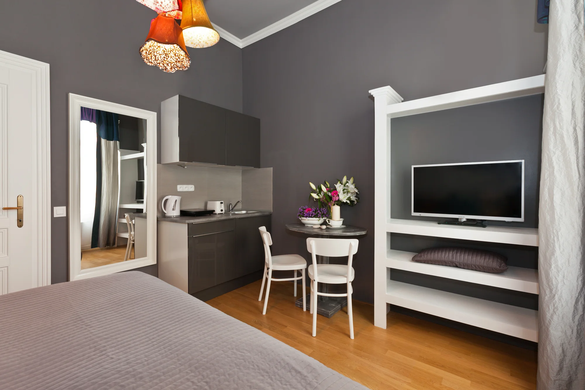Pobyt pod Petřínem: moderní apartmán s kuchyňkou