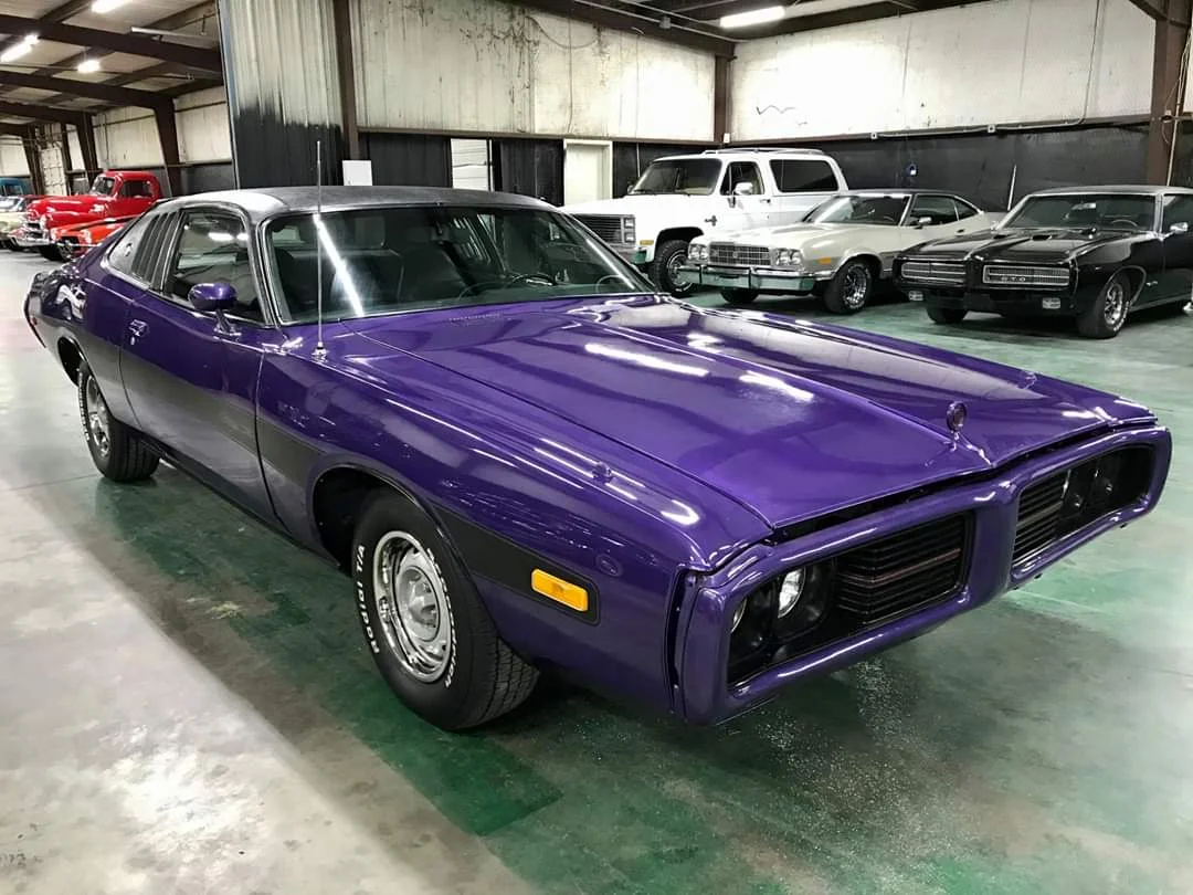 Jízda v legendárním veteránu: až 60 min. v Dodge Charger nebo Buick Riviéra