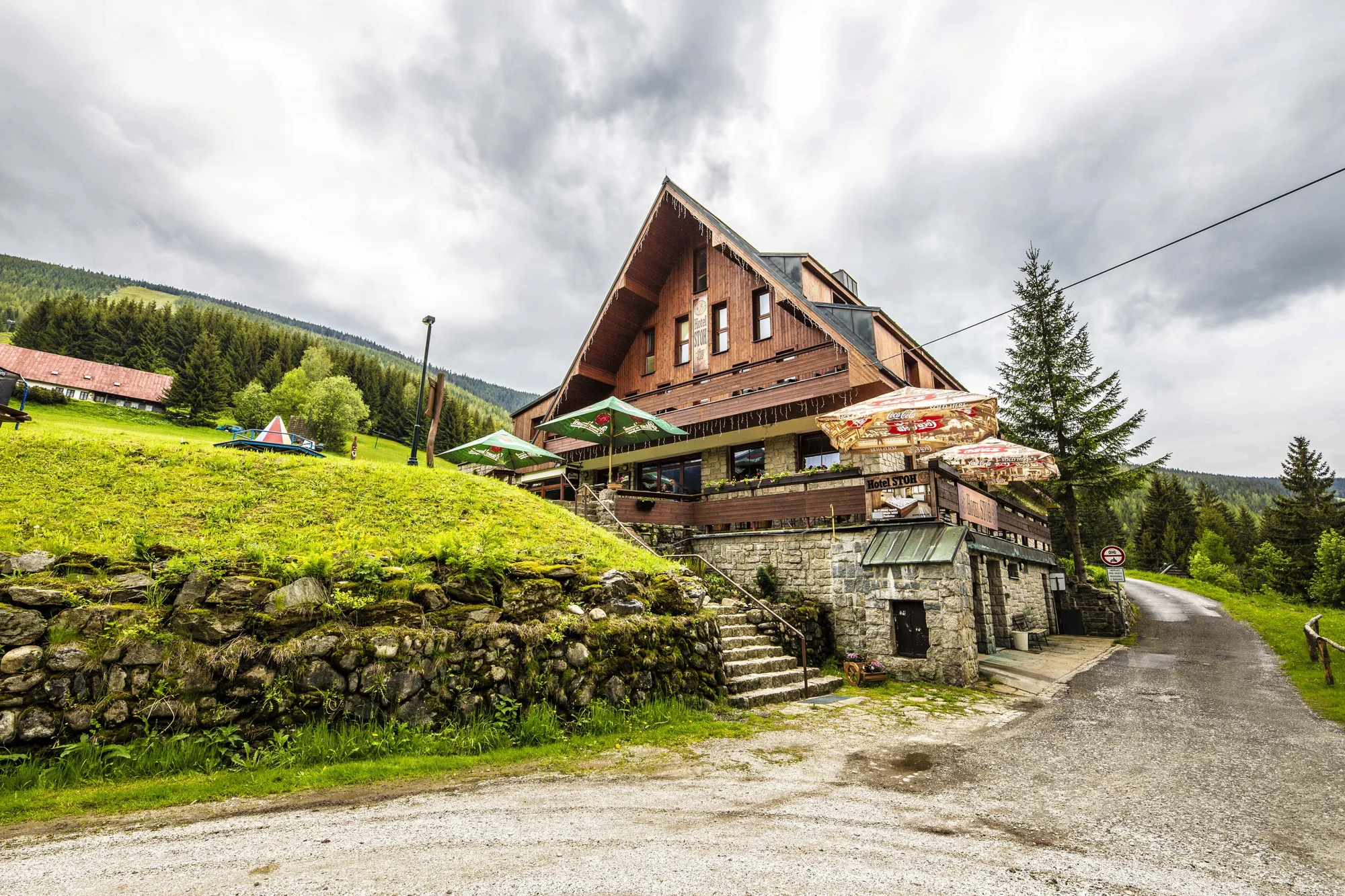 Pobyt v rodinném hotelu ve Špindlerově Mlýně: polopenze, zábava a výlety