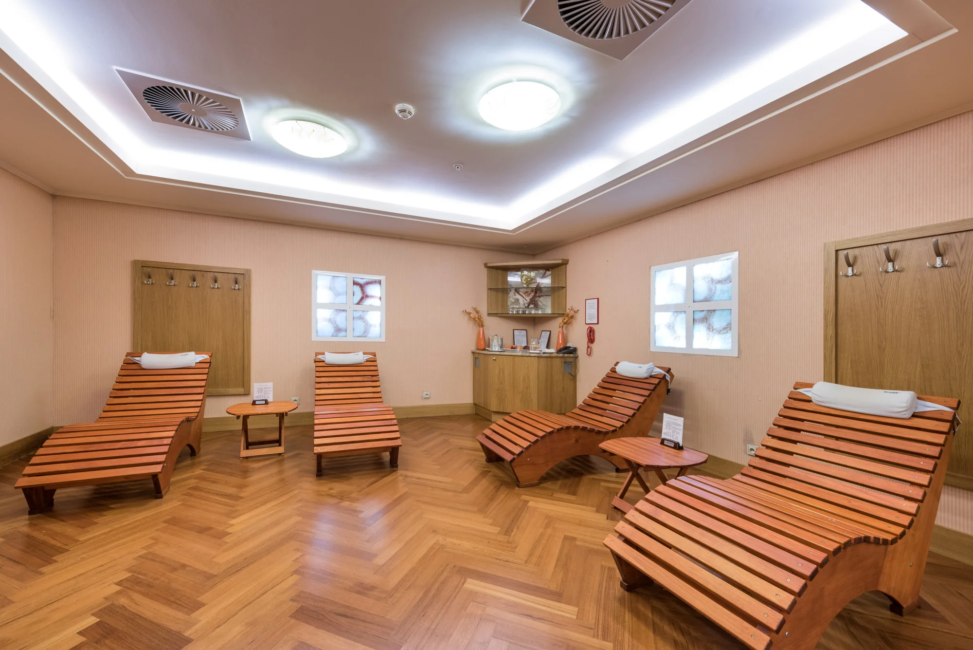 Historický hotel u Strahovského kláštera: snídaně, sauna, možnost snacku i drinku