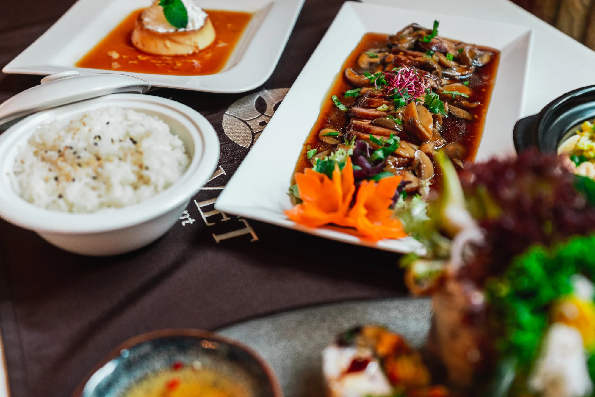 Otevřený voucher v hodnotě 500 či 1 000 Kč na sushi a další asijské speciality