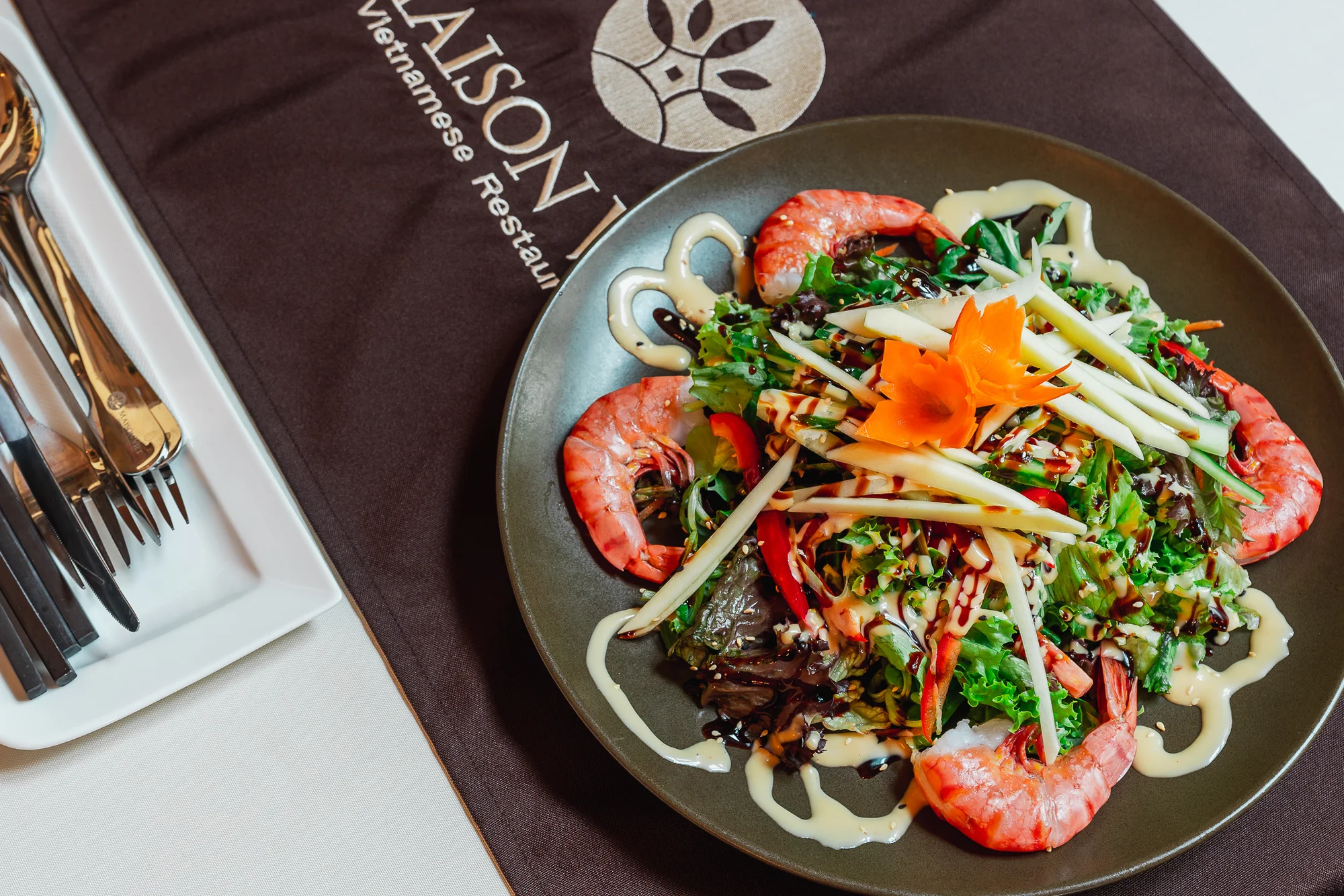Otevřený voucher v hodnotě 500 či 1 000 Kč na sushi a další asijské speciality