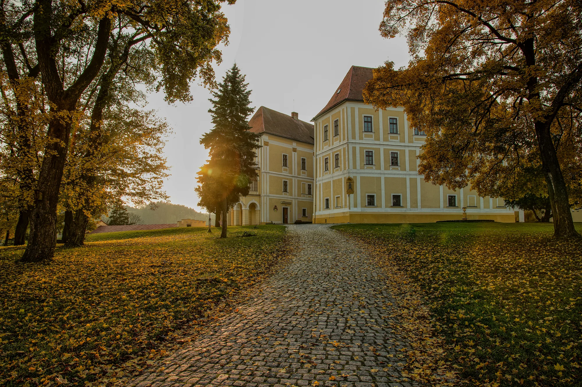 Romantický pobyt v historickém apartmánu na zámku Letovice vč. prohlídky a lahve sektu
