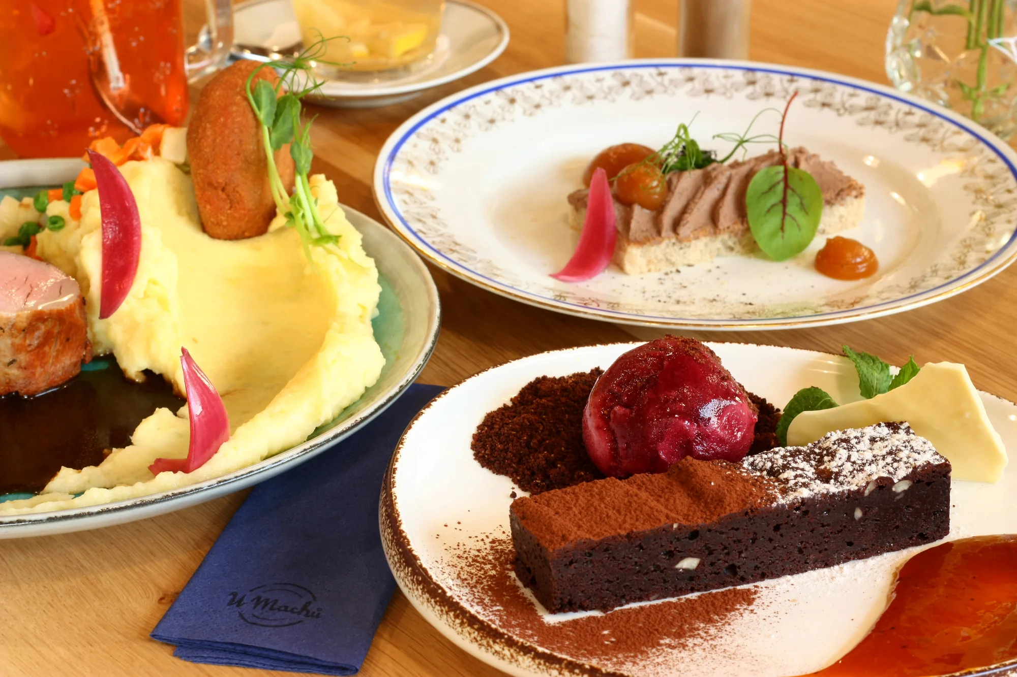 3chodové menu U Machů: paštika, grilovaná panenka i čokoládové brownies