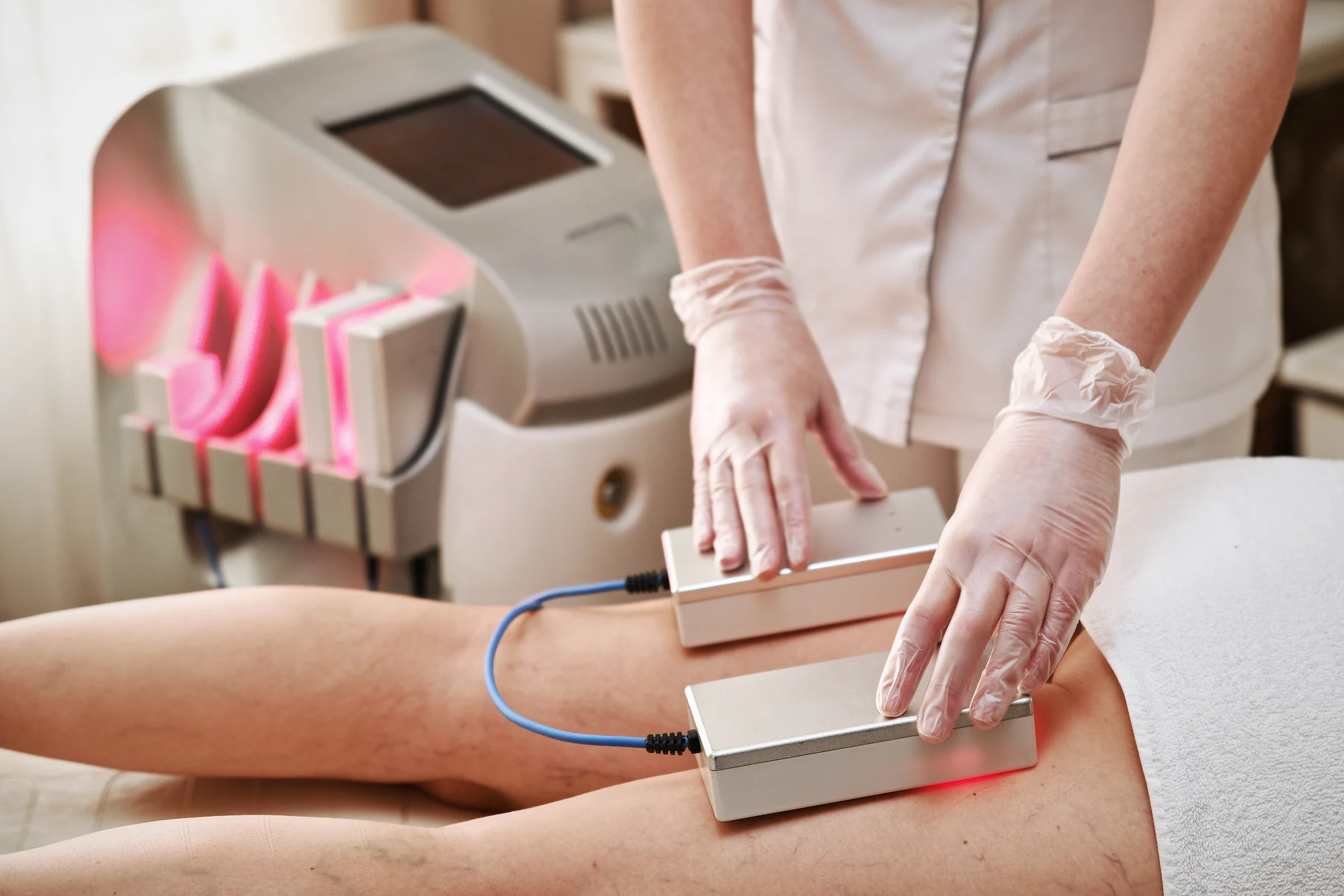 Krása díky laseru: 1–10 ošetření lipolýzou i přístrojovou lymfodrenáží