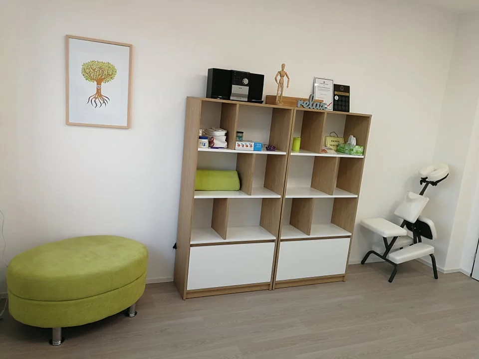 Nechte se hýčkat: 80min. masáž technikou Raindrop s 9 terapeutickými esenciálními oleji