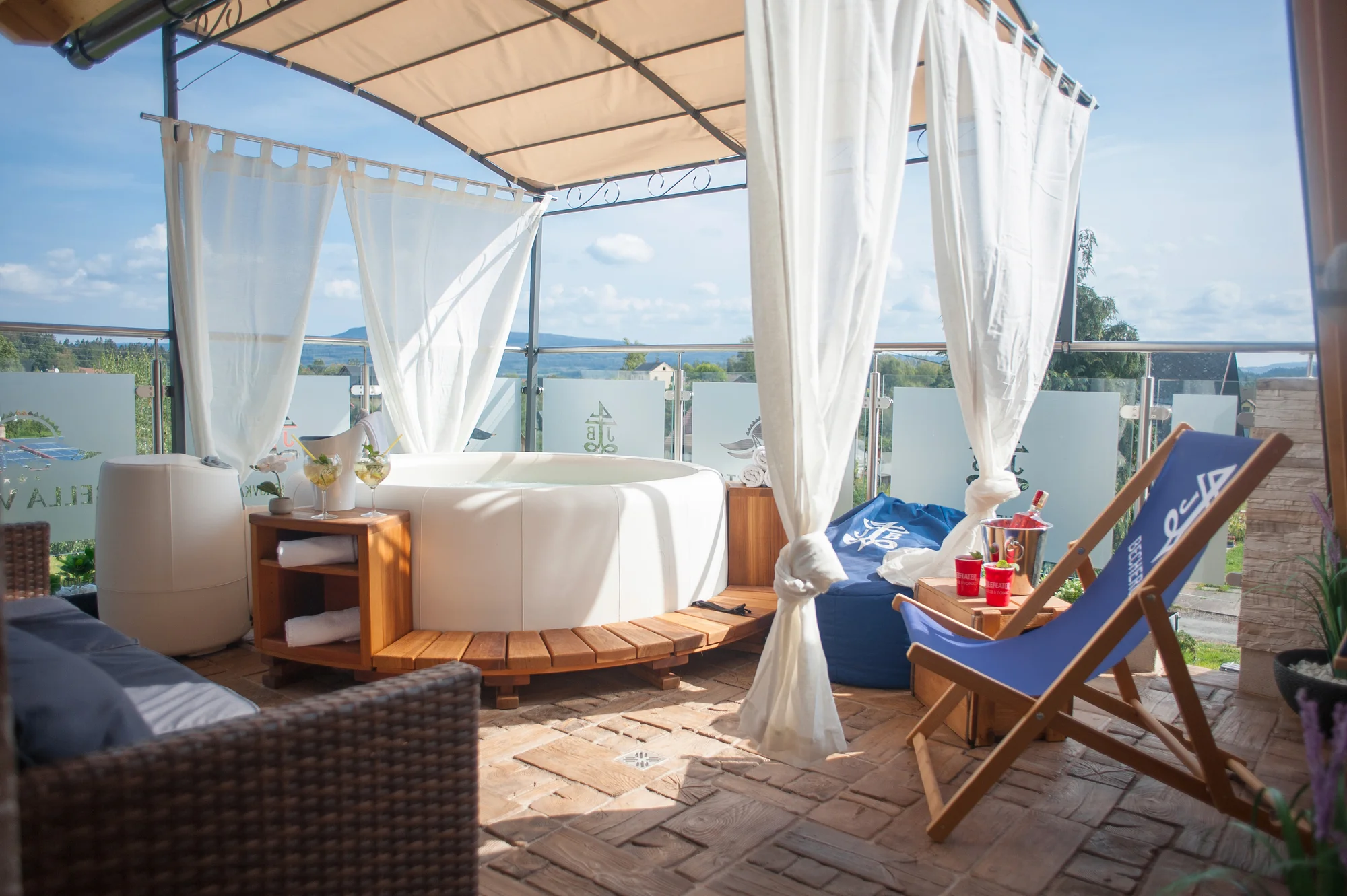 Relaxace s výhledem: 2 hodiny v privátním wellness na střeše hotelu pro 2 osoby