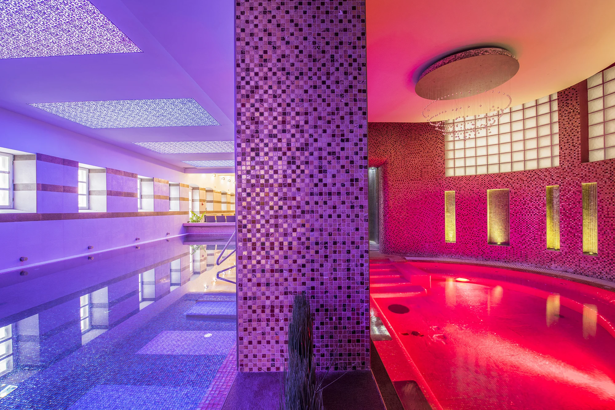 Pobyt s polopenzí, neomezeným wellness a procedurami ve 4* hotelu v Maďarsku