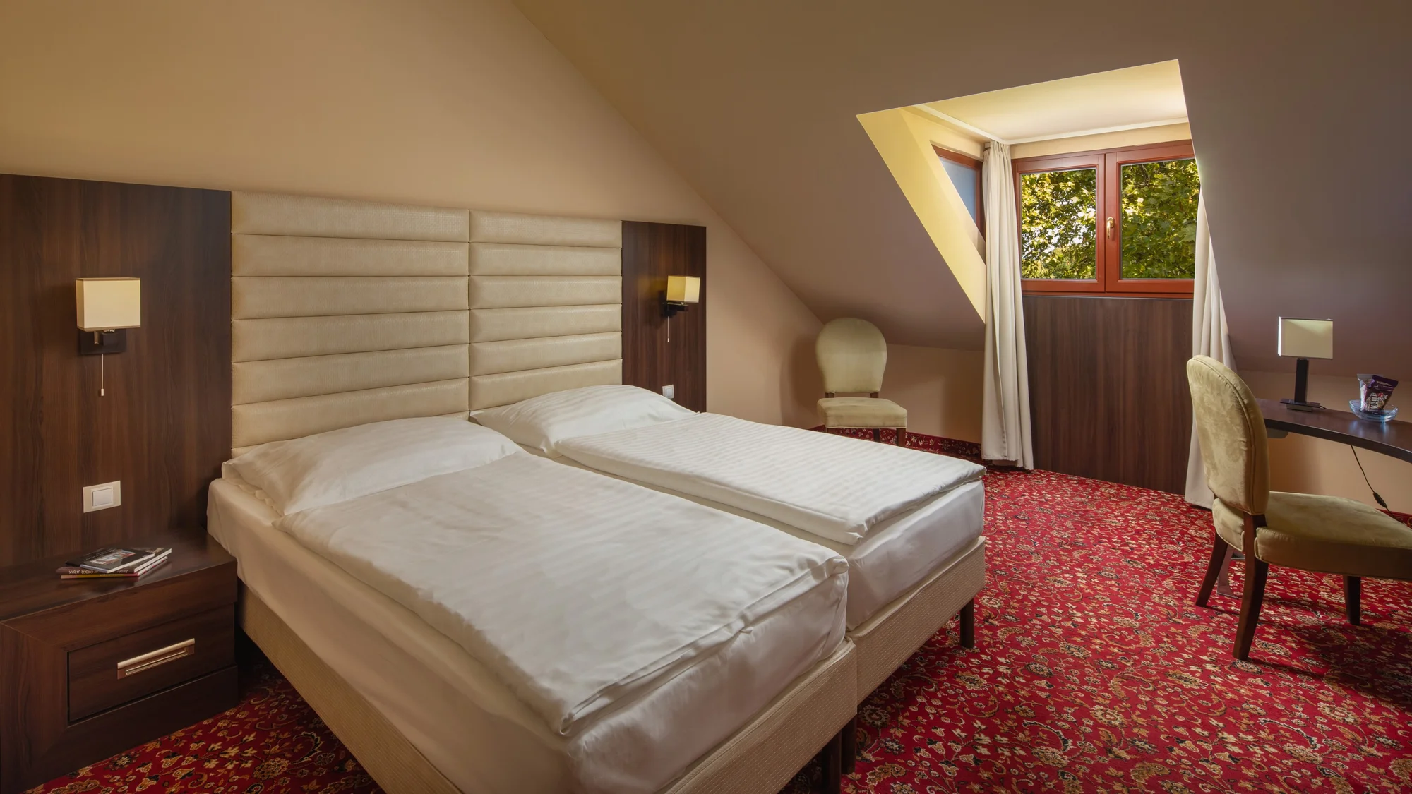 Pobyt s polopenzí, neomezeným wellness a procedurami ve 4* hotelu v Maďarsku