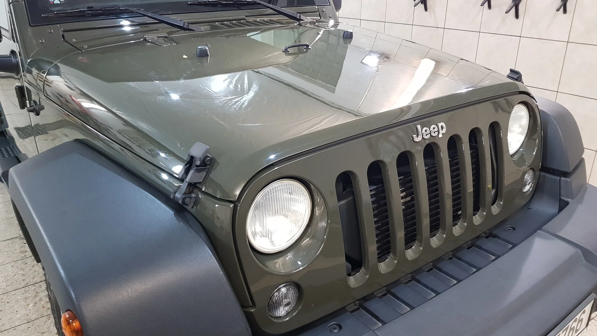 Skvělá péče o auto: otevřené vouchery na veškeré služby ruční Myčky v centru