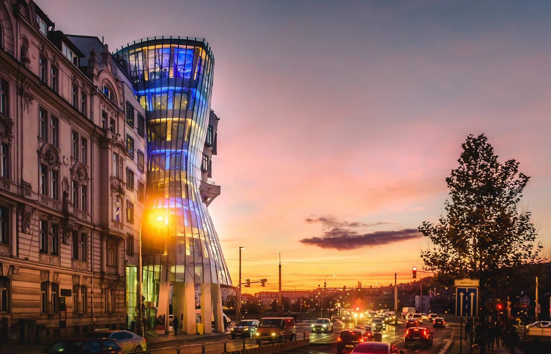 Pobyt v hotelu v Tančícím domě s krásným výhledem vč. snídaně i menu od Ondřeje Slaniny