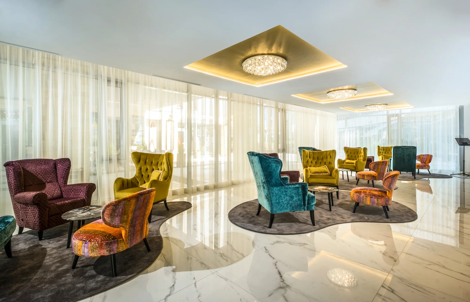 Moderní hotel na břehu Balatonu: polopenze, neomezený wellness i bazény