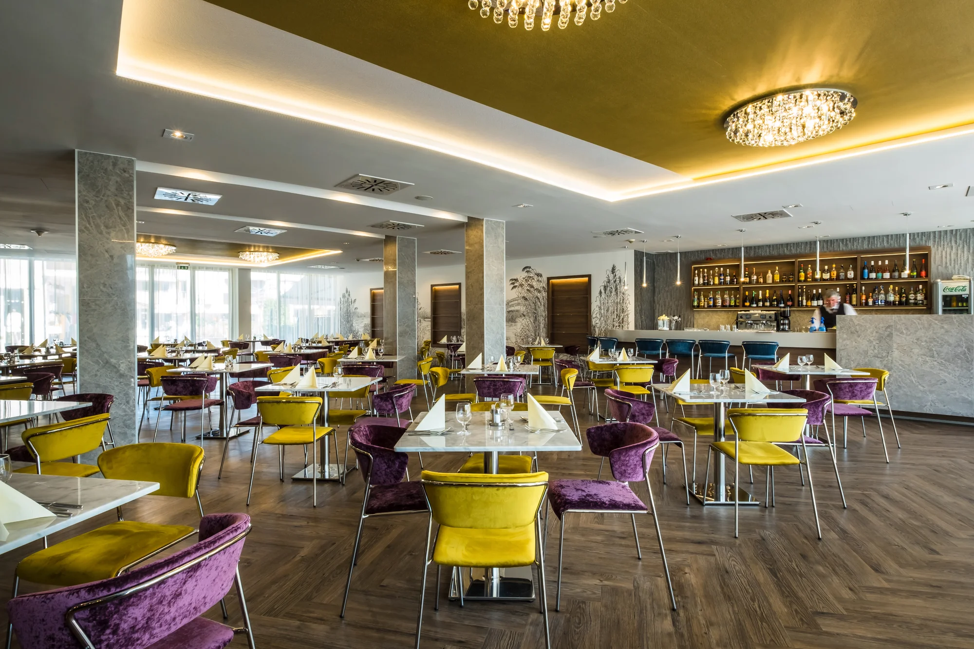 Moderní hotel na břehu Balatonu: polopenze, neomezený wellness i bazény