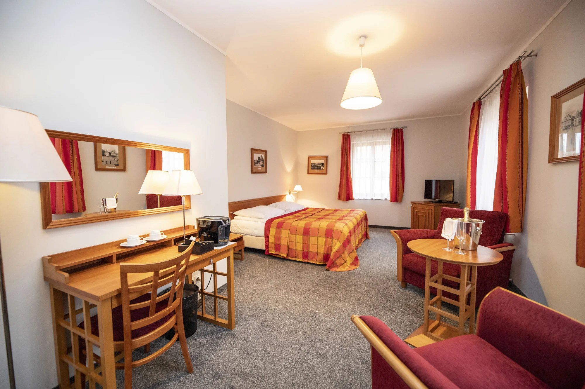 Pobyt v historickém Táboře: 4* hotel, bohaté snídaně i polopenze, wellness i koupel