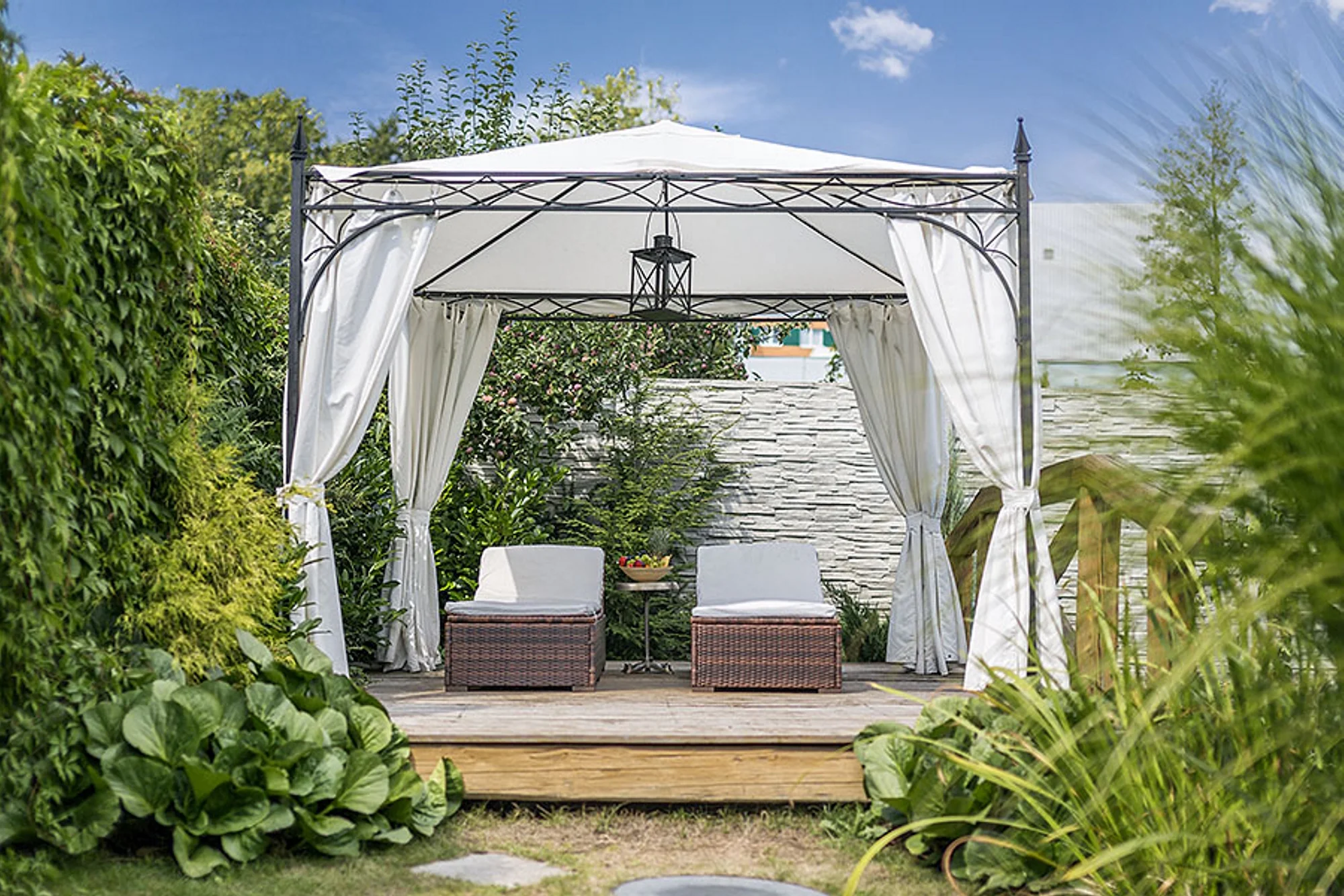 1 či 2 hodiny privátního wellness až pro 10 osob: bazén, finská i solno-bylinková sauna a vířivka