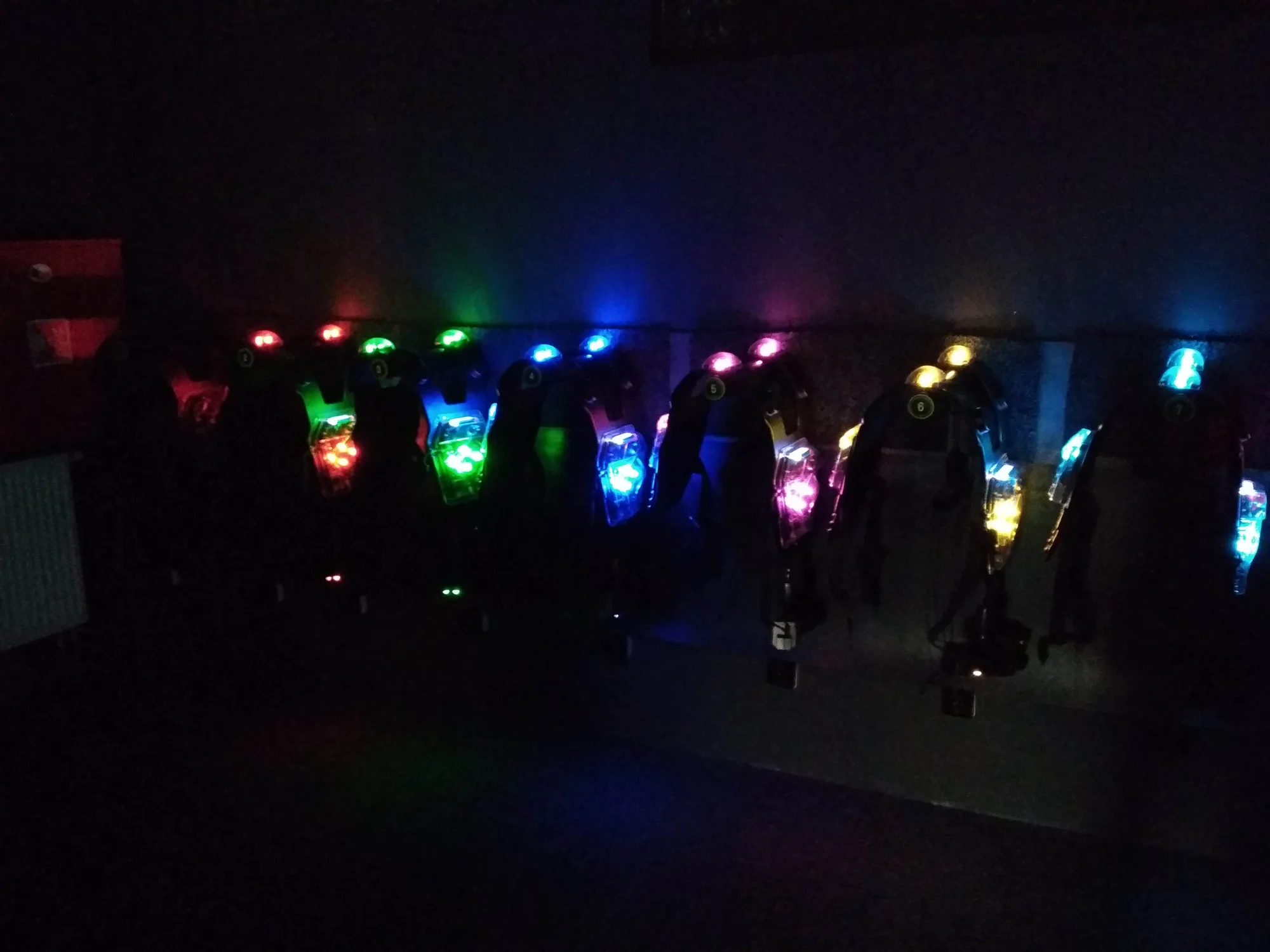 Staňte se akčními hrdiny: 15 minut laser game v nejmodernější 3D aréně
