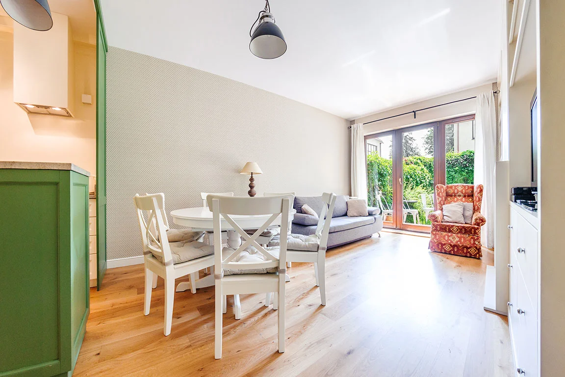 Vyrazte na dovolenou do Polska: moderní apartmány s balkonem blízko písečné pláže