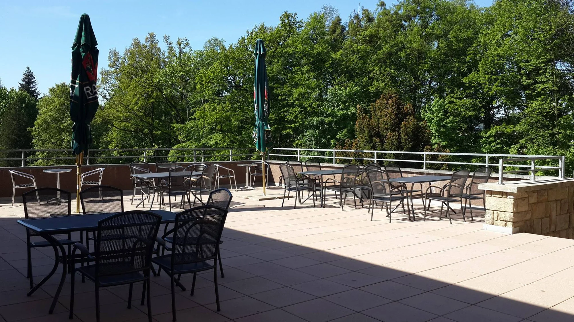 4* pobyt v Rožnově: snídaně či polopenze, neomezeně wellness a bazén i procedury