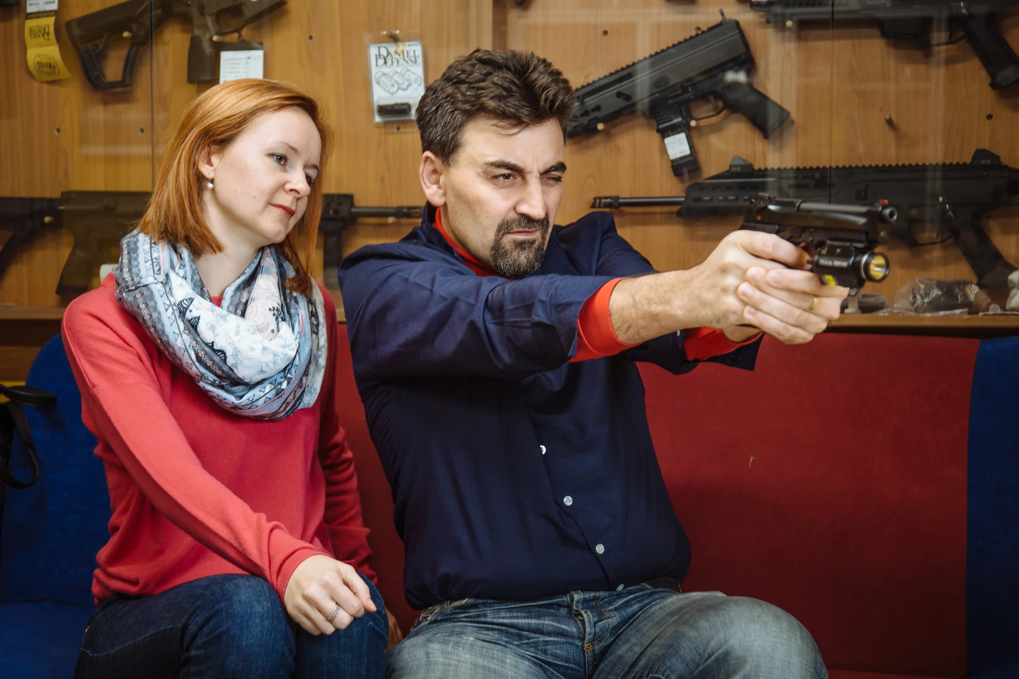 Střelecké balíčky v atomovém krytu pro 1 až 2 osoby: legendy Colt, Desert Eagle i Daniel Defense, až 9 zbraní
