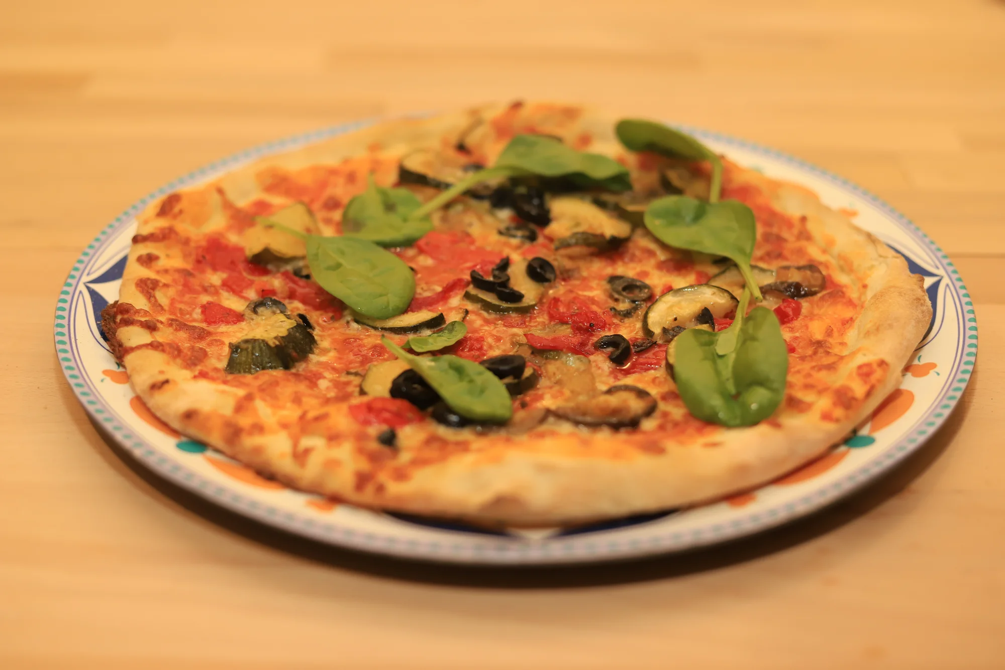 1 nebo 2 křupavé pizzy podle výběru z 8 druhů: možnost i rozvozu