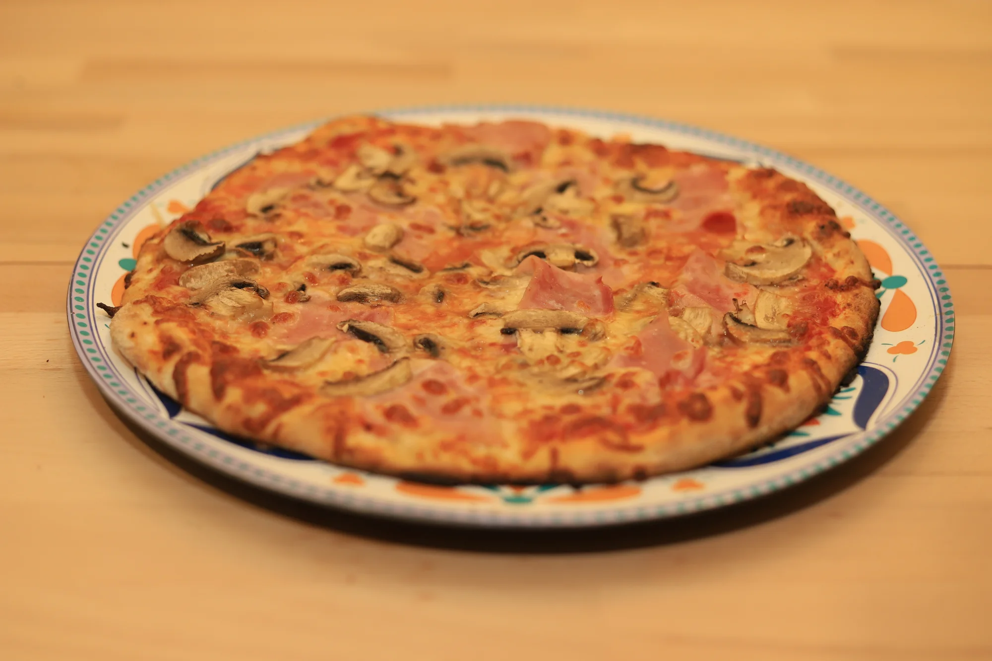 1 nebo 2 křupavé pizzy podle výběru z 8 druhů: možnost i rozvozu